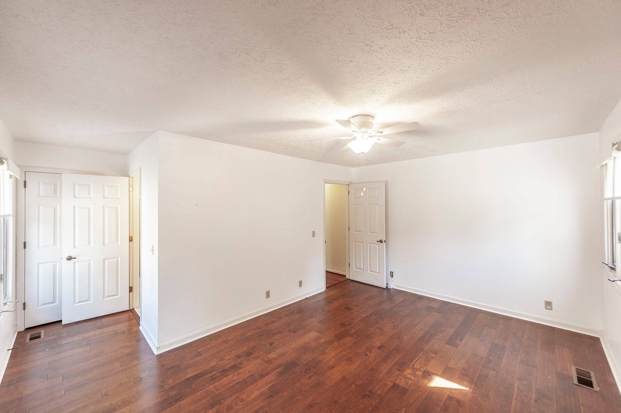 Hendersonville, Tennessee, 37075, United States, 4 Bedrooms Bedrooms, ,4 BathroomsBathrooms,Residential,Active,1959950