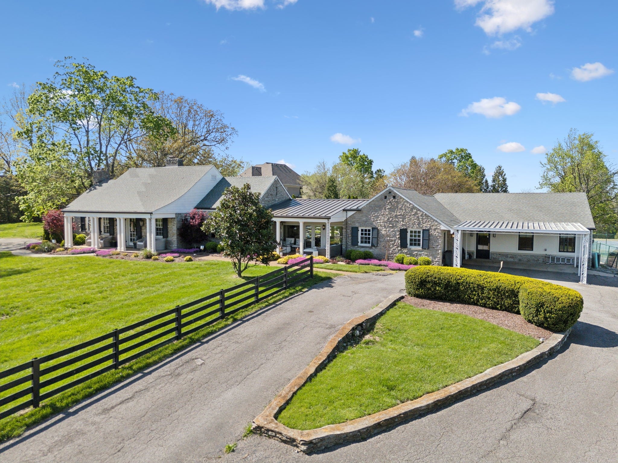 Hendersonville, Tennessee, 37075, United States, 4 Bedrooms Bedrooms, ,4 BathroomsBathrooms,Residential,Active,1889035