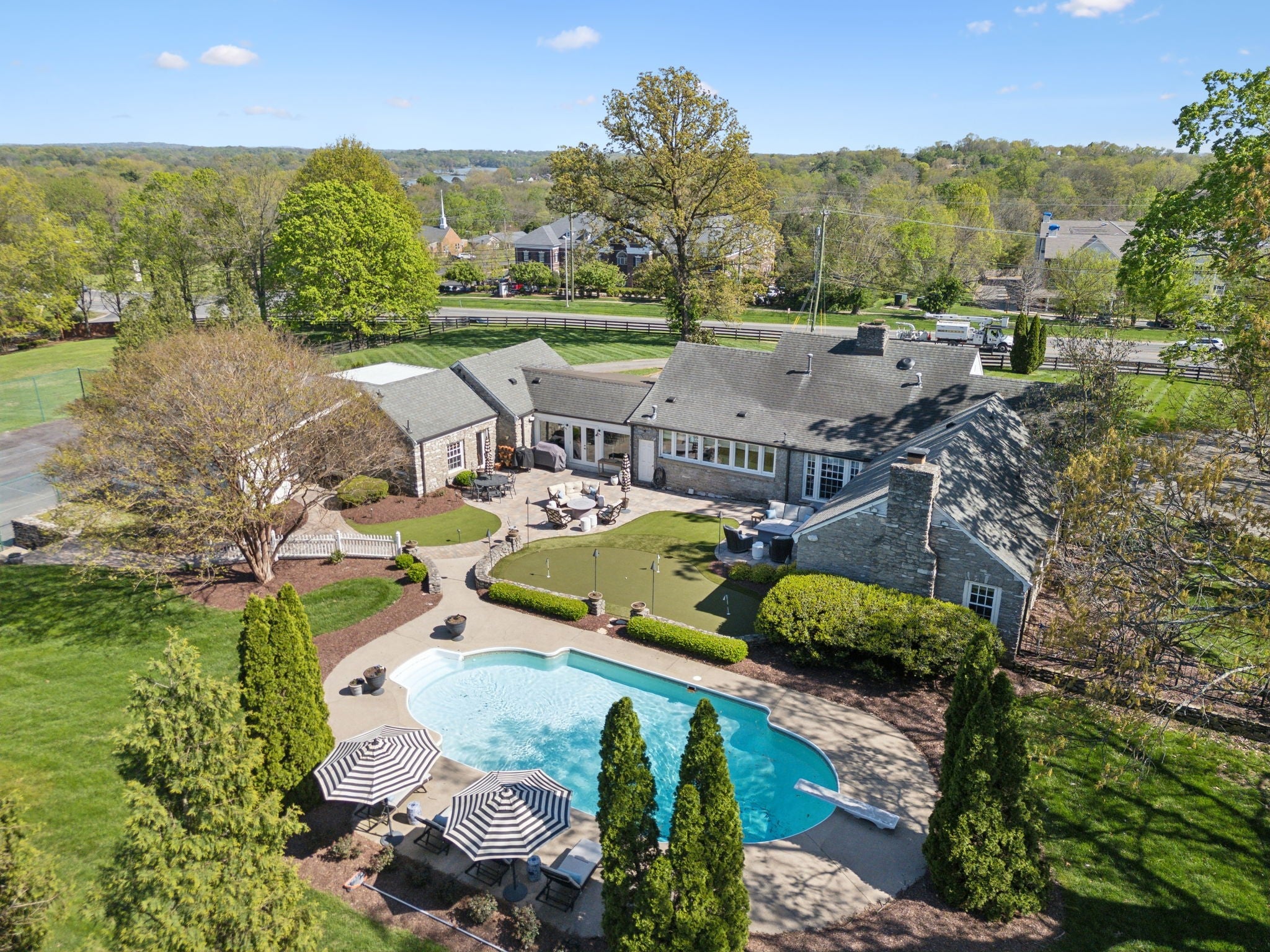 Hendersonville, Tennessee, 37075, United States, 4 Bedrooms Bedrooms, ,4 BathroomsBathrooms,Residential,Active,1889035