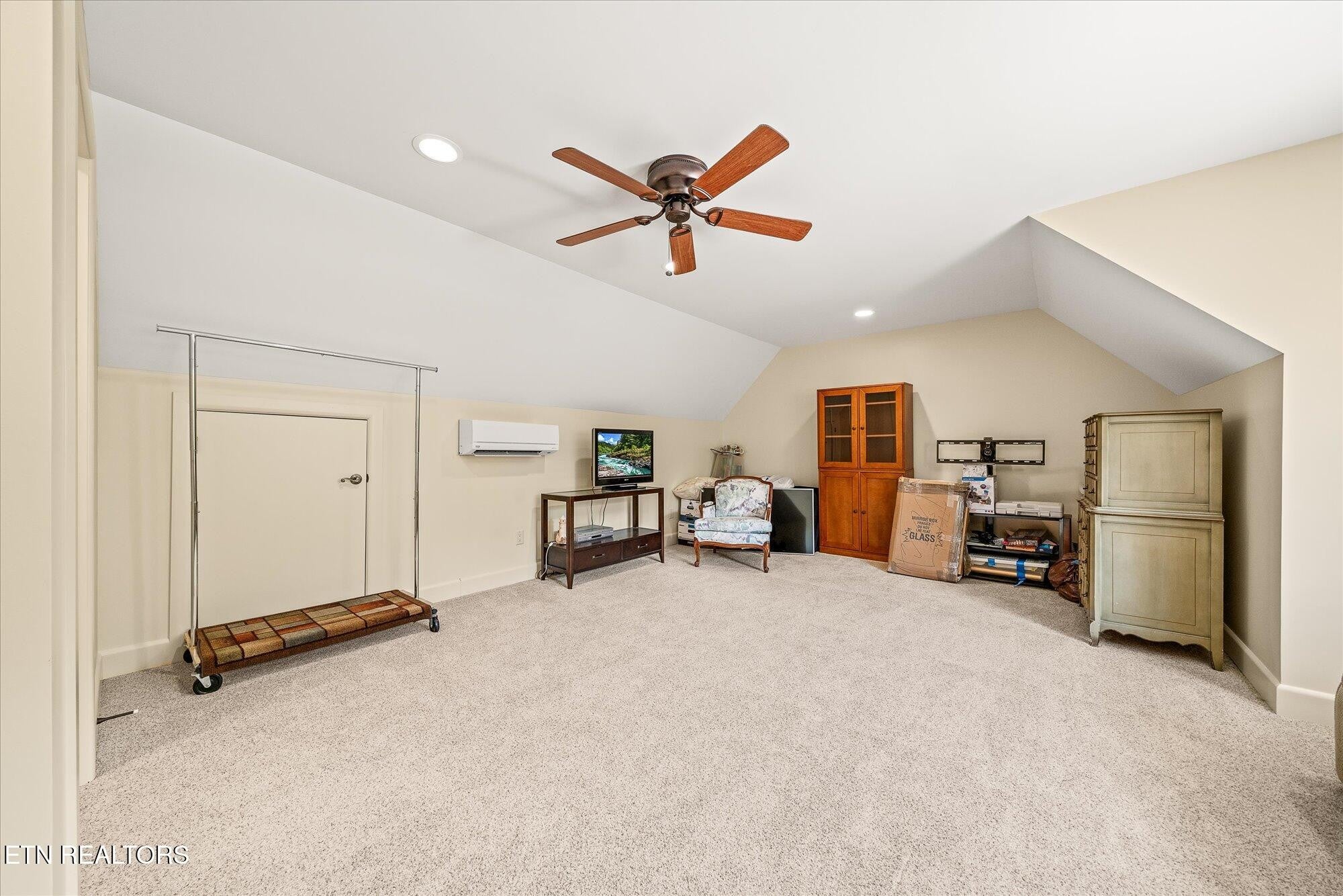 Crossville, Tennessee, 38558, United States, 4 Bedrooms Bedrooms, ,4 BathroomsBathrooms,Residential,Active,2011427