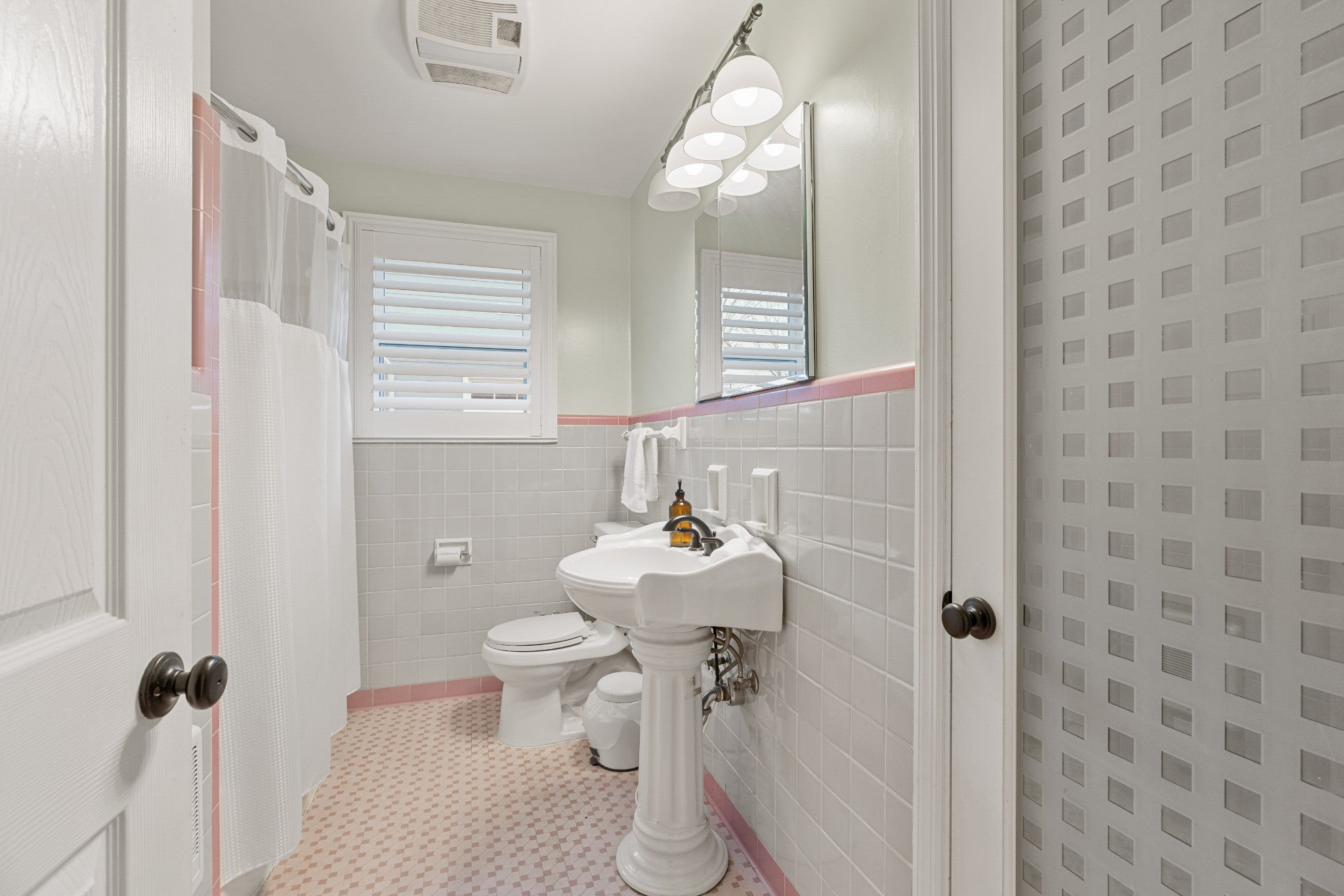 Old Hickory, Tennessee, 37138, United States, 4 Bedrooms Bedrooms, ,2 BathroomsBathrooms,Residential,Active,2008731