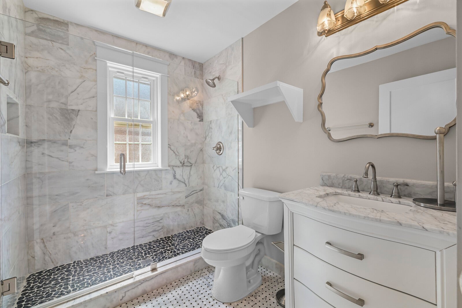 Nashville, Tennessee, 37212, United States, 4 Bedrooms Bedrooms, ,4 BathroomsBathrooms,Residential,Active,1999175