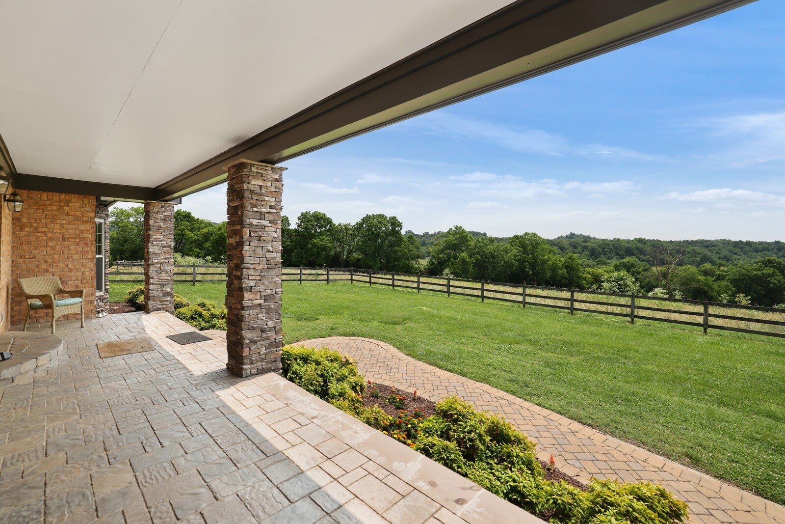 Goodlettsville, Tennessee, 37072, United States, 4 Bedrooms Bedrooms, ,4 BathroomsBathrooms,Residential,Active,1853351