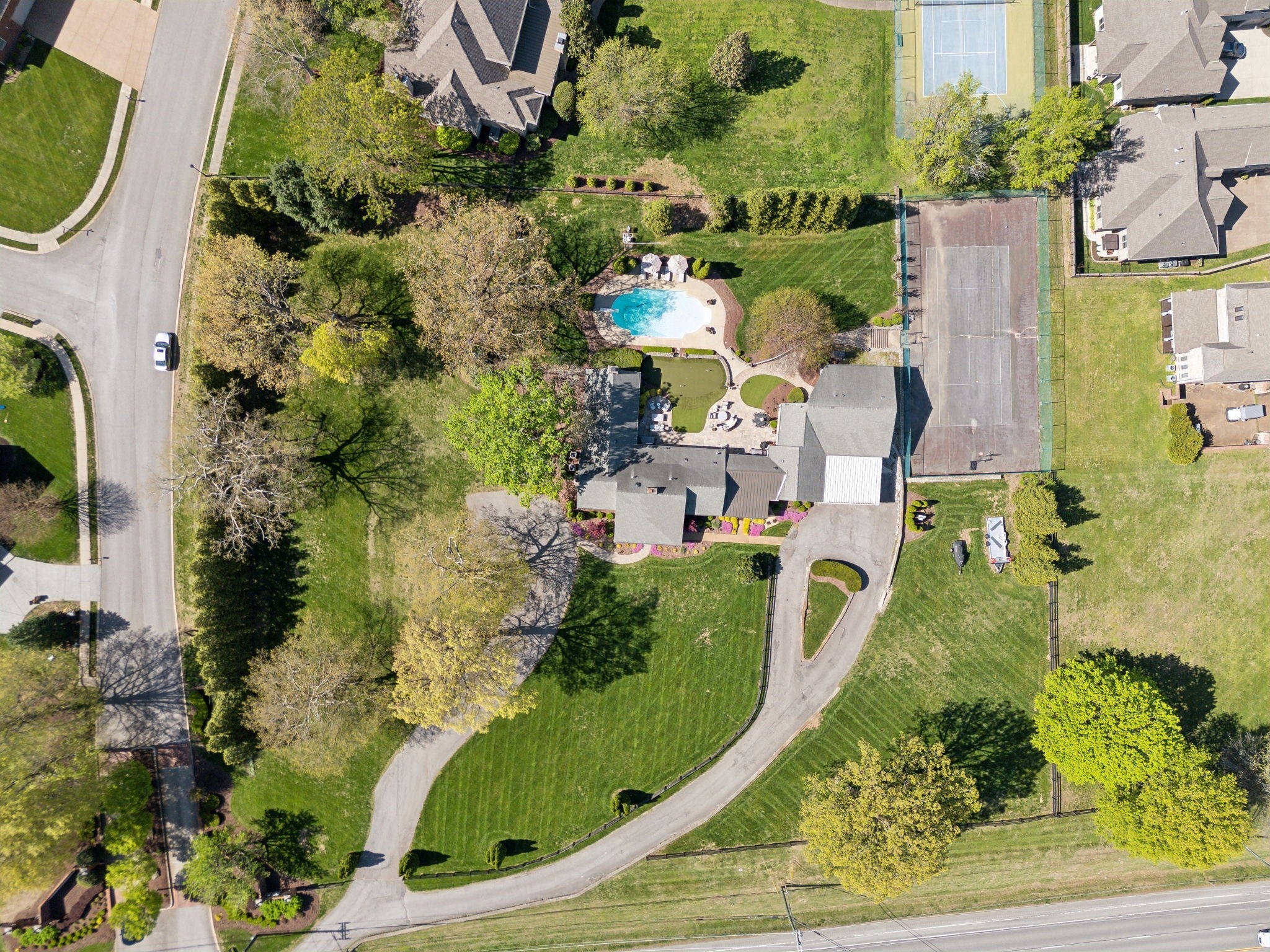 Hendersonville, Tennessee, 37075, United States, 4 Bedrooms Bedrooms, ,4 BathroomsBathrooms,Residential,Active,1889035