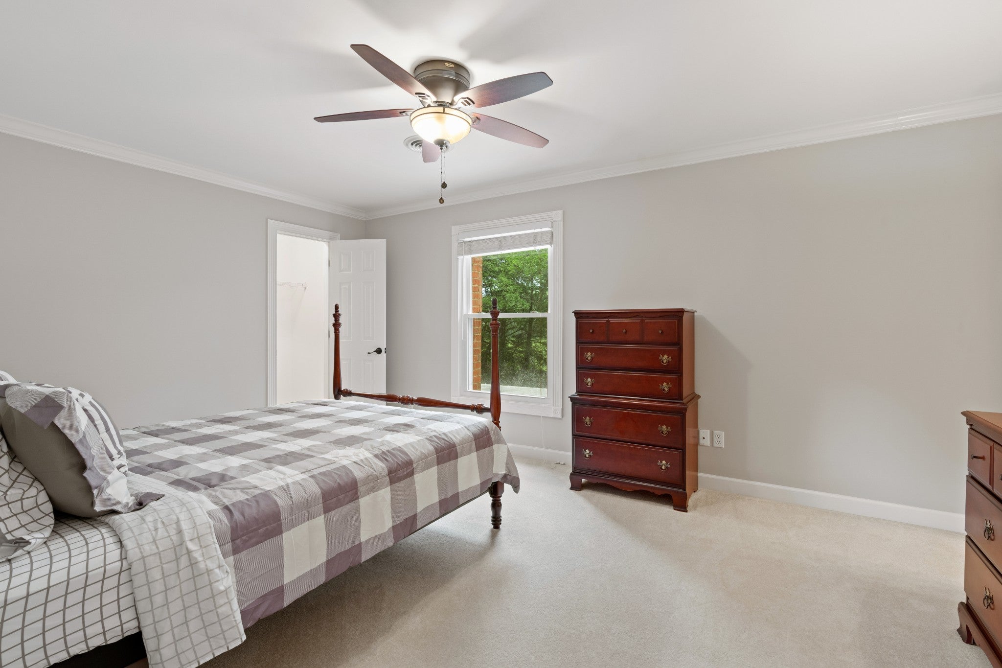 Gallatin, Tennessee, 37066, United States, 4 Bedrooms Bedrooms, ,5 BathroomsBathrooms,Residential,Active,1834473
