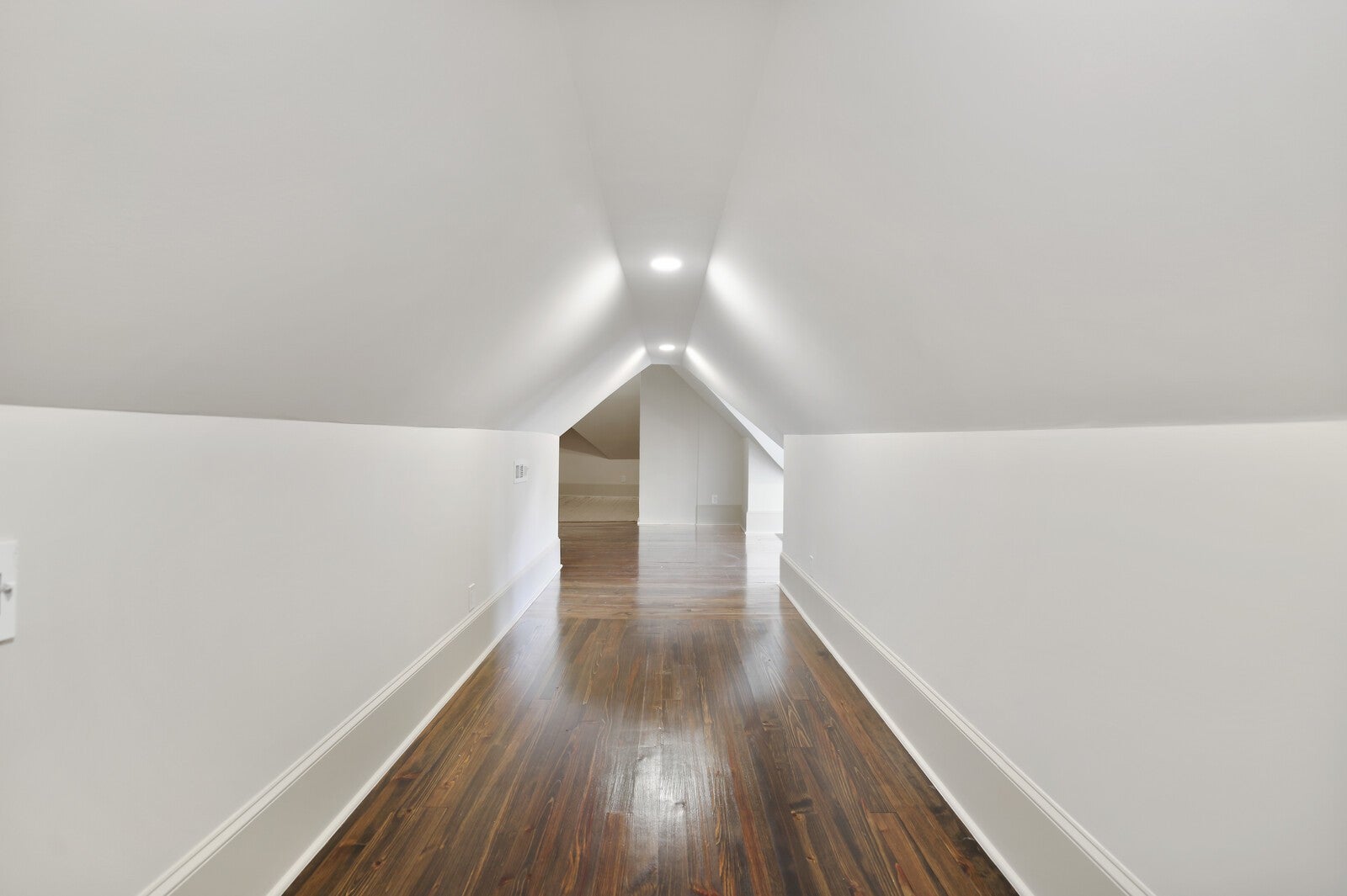 Nashville, Tennessee, 37204, United States, 4 Bedrooms Bedrooms, ,4 BathroomsBathrooms,Residential,Active,1922332