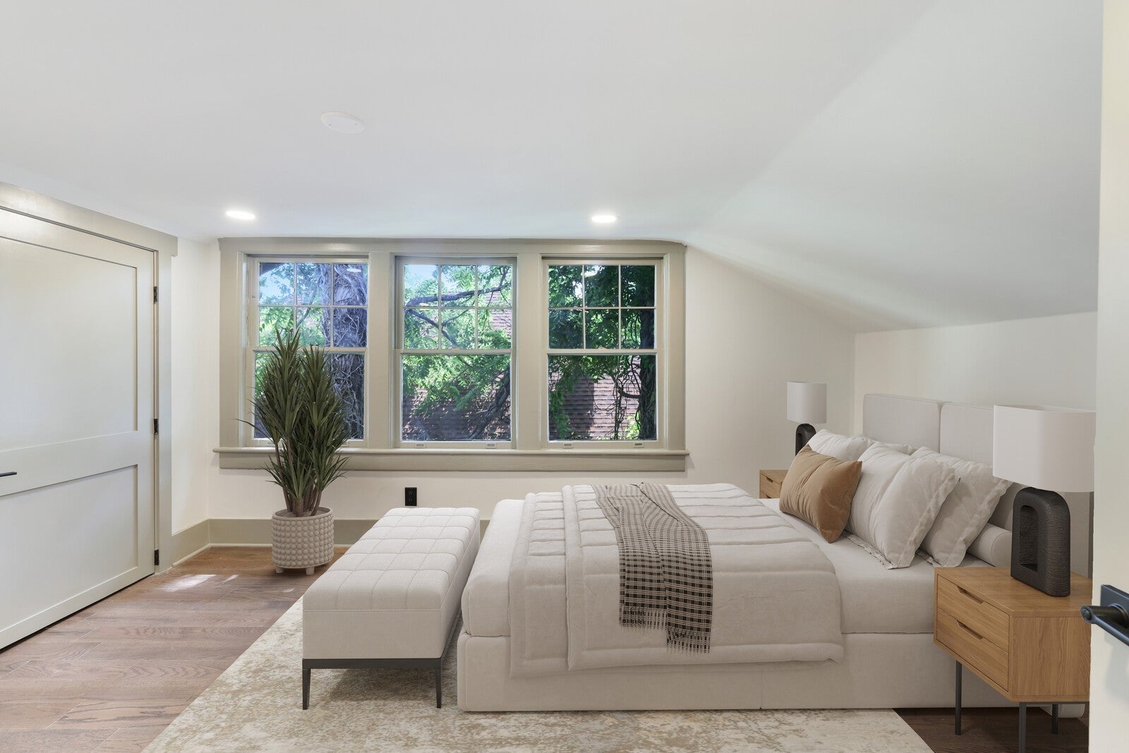 Nashville, Tennessee, 37206, United States, 4 Bedrooms Bedrooms, ,4 BathroomsBathrooms,Residential,Active,2007628