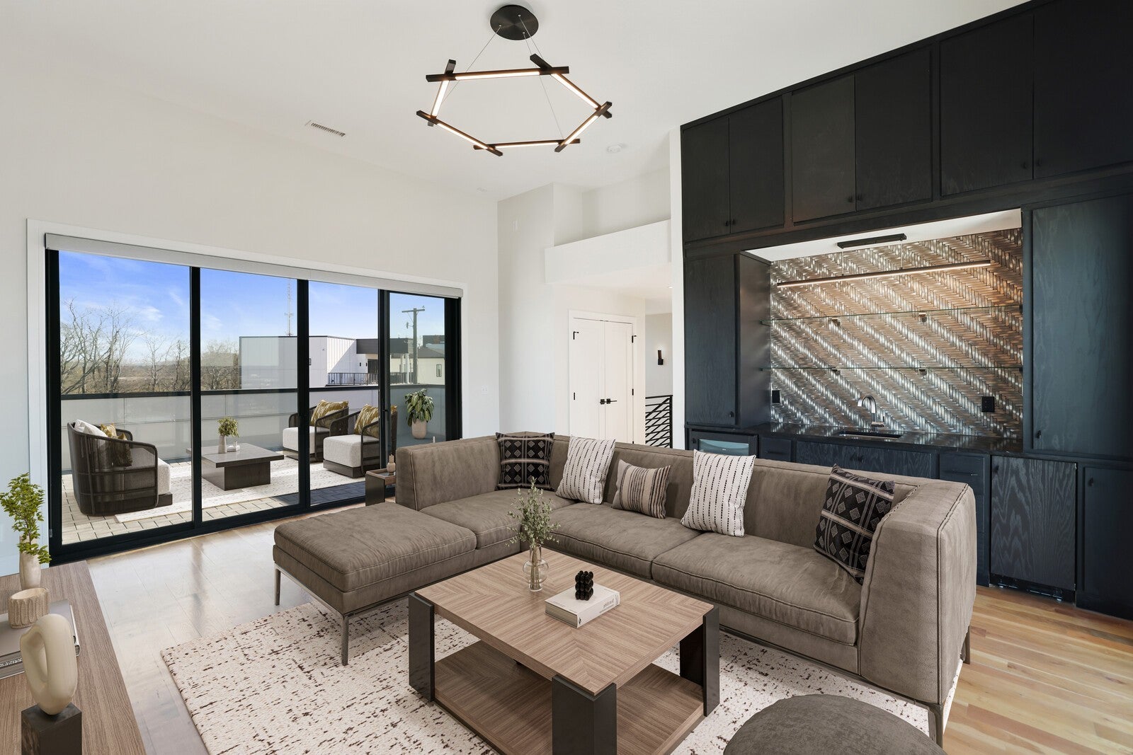 Nashville, Tennessee, 37209, United States, 4 Bedrooms Bedrooms, ,5 BathroomsBathrooms,Residential,Active,1888976