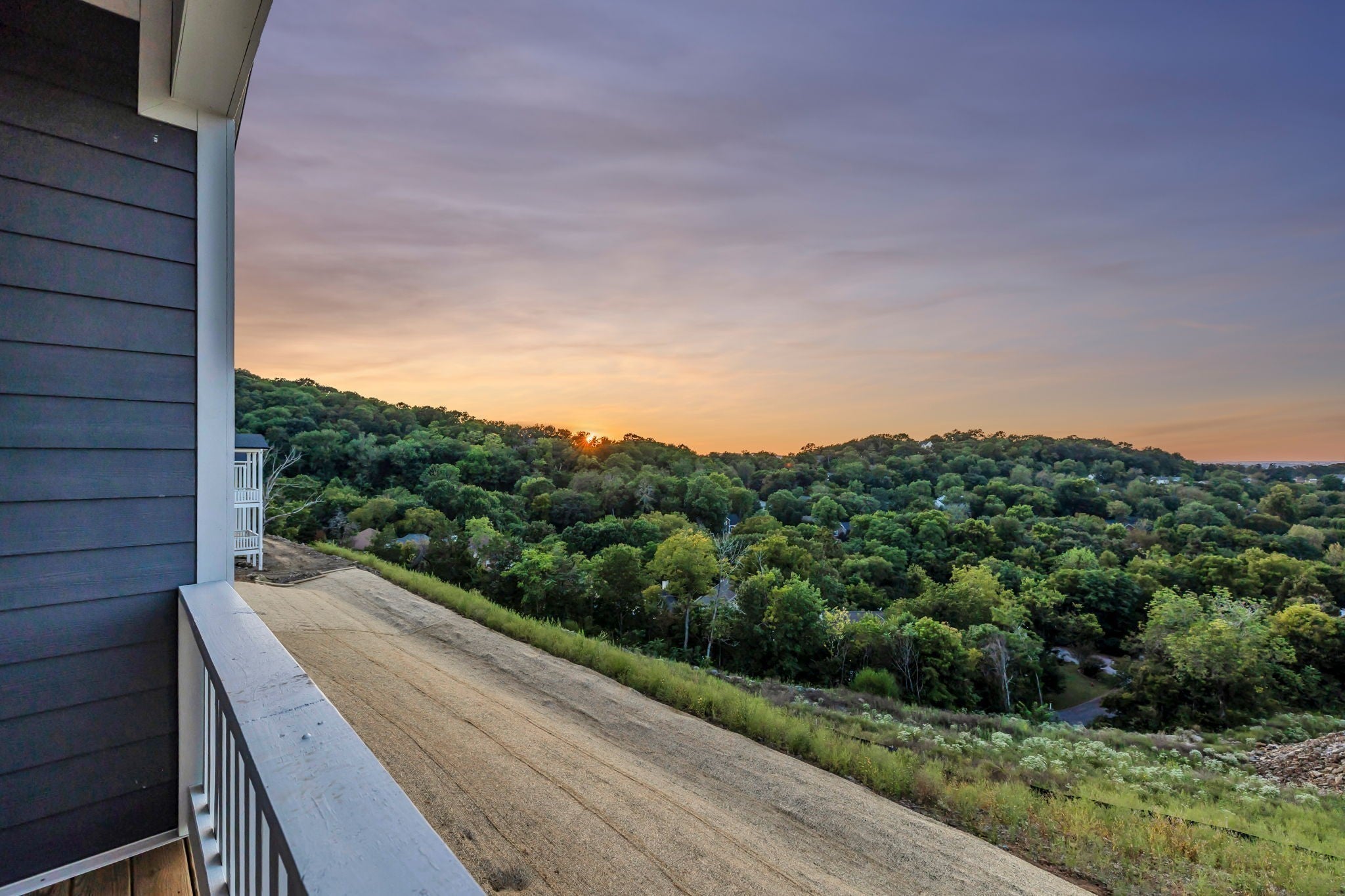 Nashville, Tennessee, 37211, United States, 4 Bedrooms Bedrooms, ,5 BathroomsBathrooms,Residential,Contingent,1871633