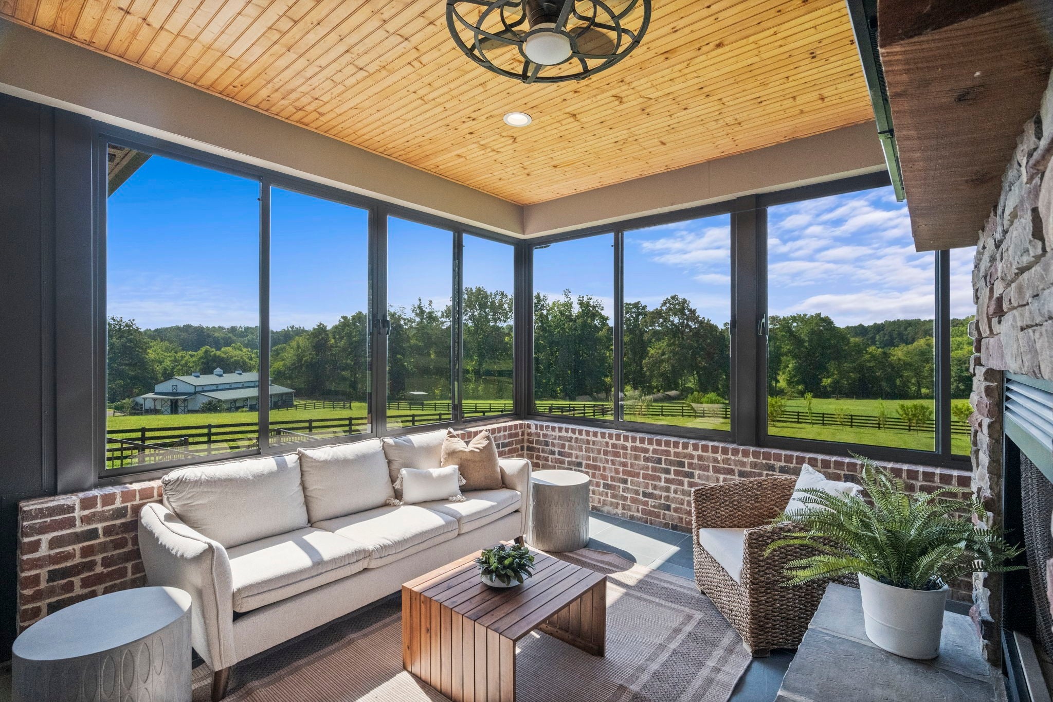 Cross Plains, Tennessee, 37049, United States, 5 Bedrooms Bedrooms, ,6 BathroomsBathrooms,Residential,Active,1919379