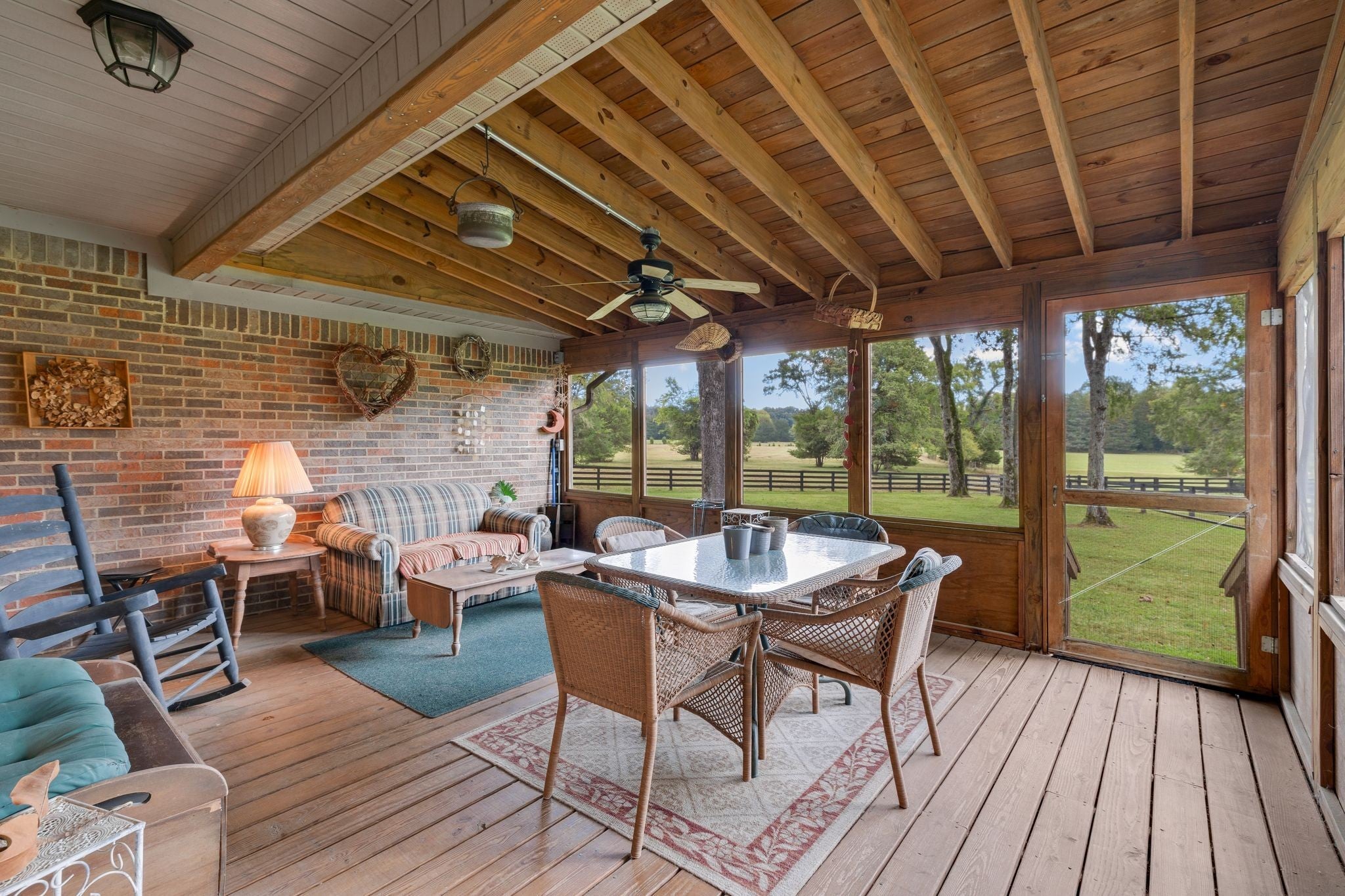 Columbia, Tennessee, 38401, United States, 3 Bedrooms Bedrooms, ,3 BathroomsBathrooms,Residential,Active,1936631