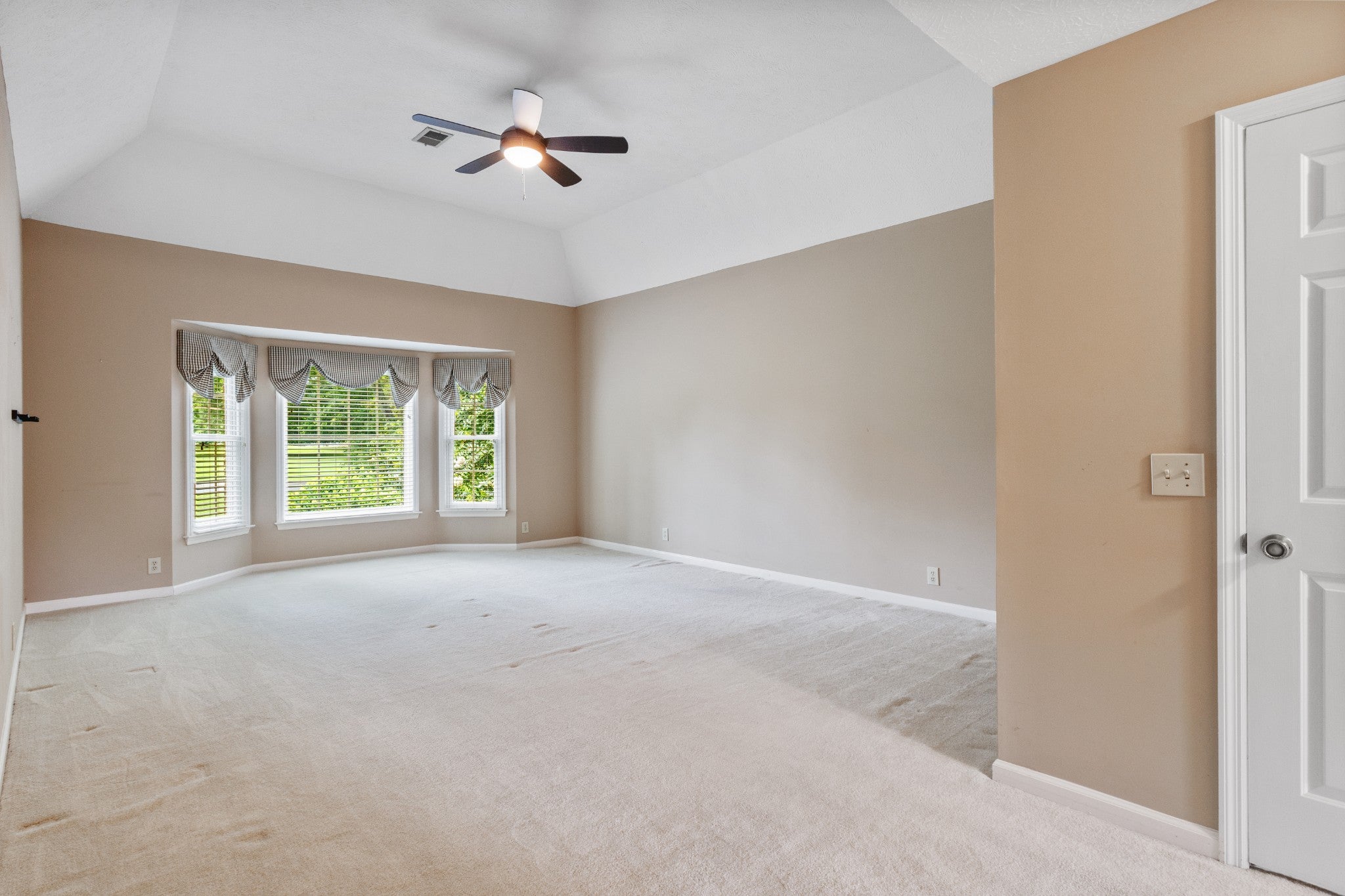 Gallatin, Tennessee, 37066, United States, 4 Bedrooms Bedrooms, ,3 BathroomsBathrooms,Residential,Active,1886830