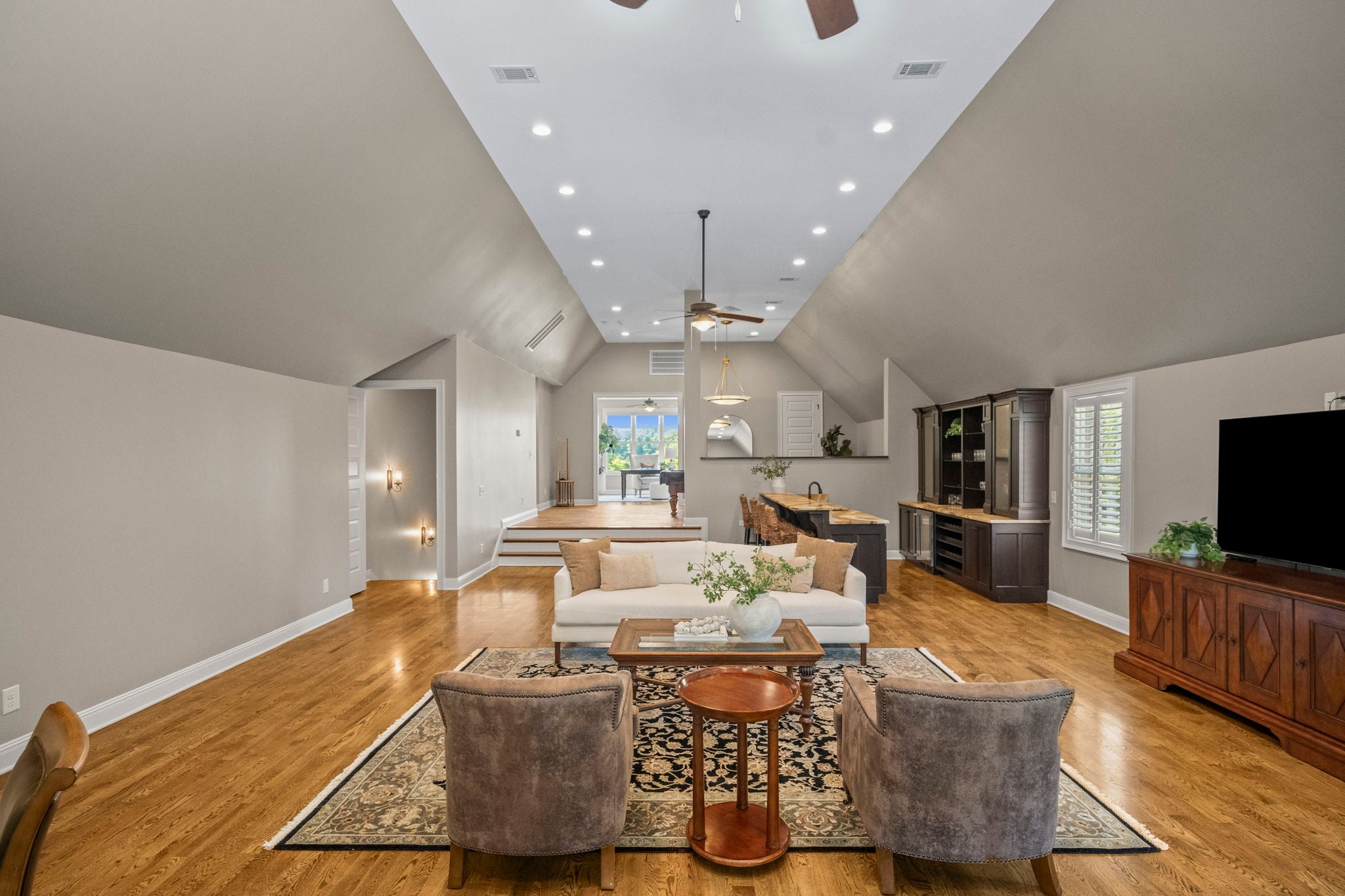 Cross Plains, Tennessee, 37049, United States, 5 Bedrooms Bedrooms, ,6 BathroomsBathrooms,Residential,Active,1919379