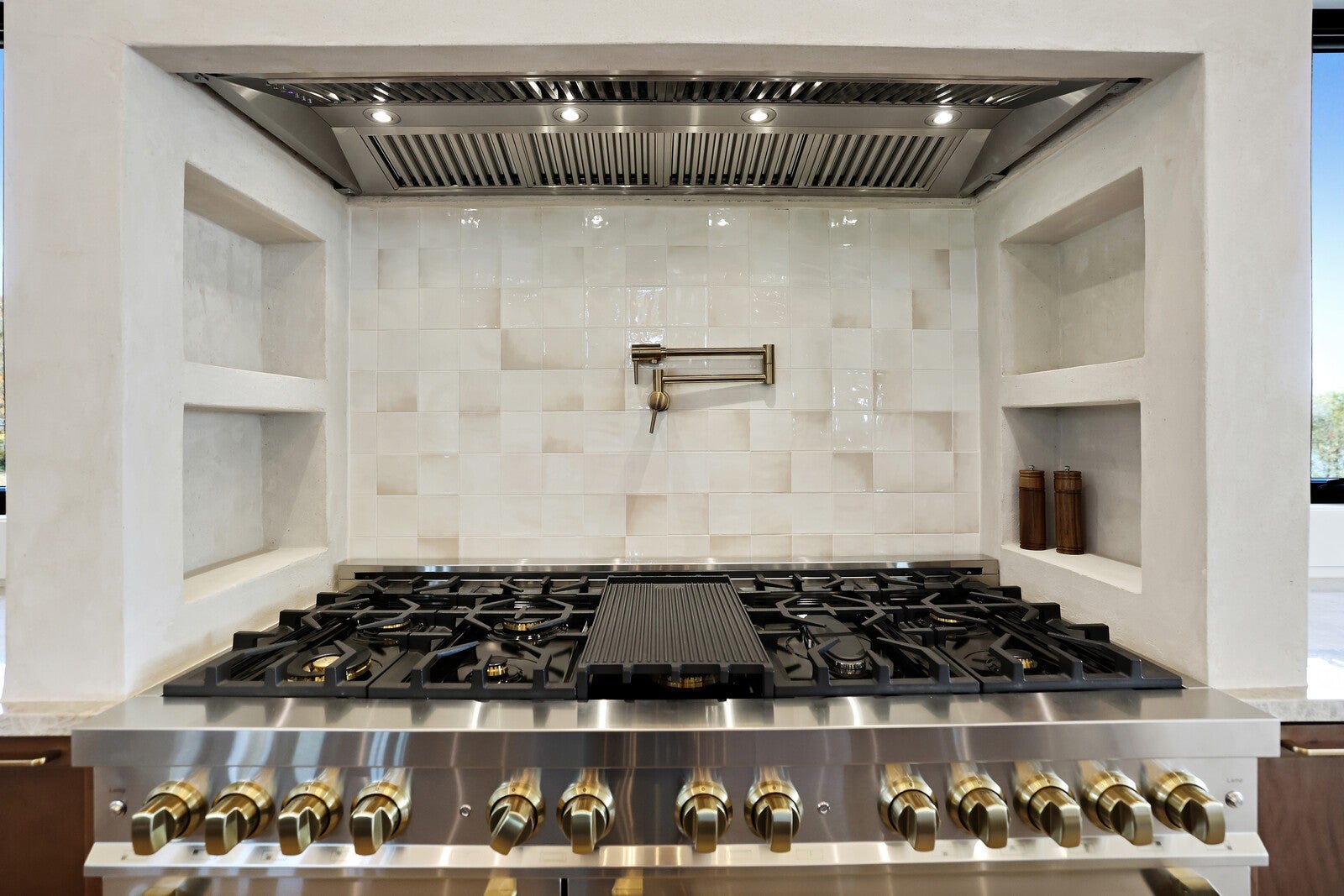 Hendersonville, Tennessee, 37075, United States, 5 Bedrooms Bedrooms, ,5 BathroomsBathrooms,Residential,Active,1988446