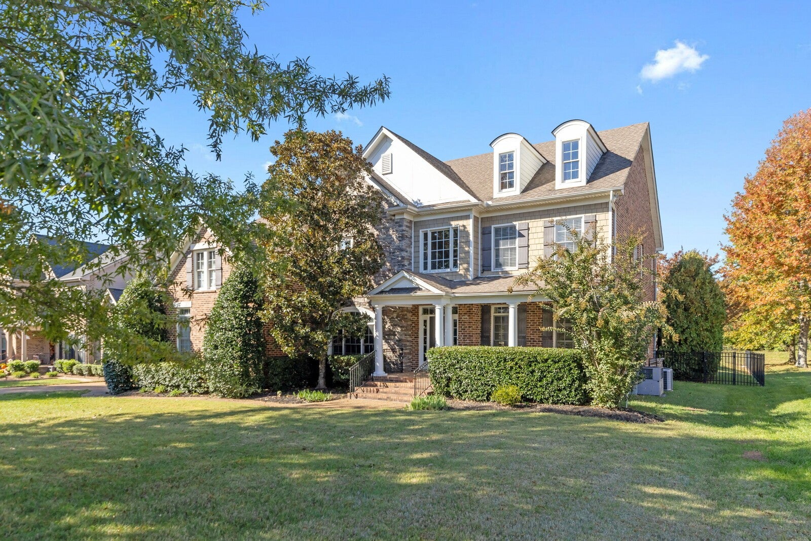 Brentwood, Tennessee, 37027, United States, 5 Bedrooms Bedrooms, ,4 BathroomsBathrooms,Residential,Active,2006880