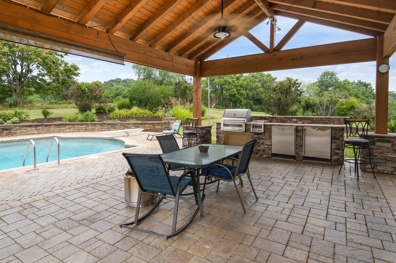 Goodlettsville, Tennessee, 37072, United States, 4 Bedrooms Bedrooms, ,4 BathroomsBathrooms,Residential,Active,1853351