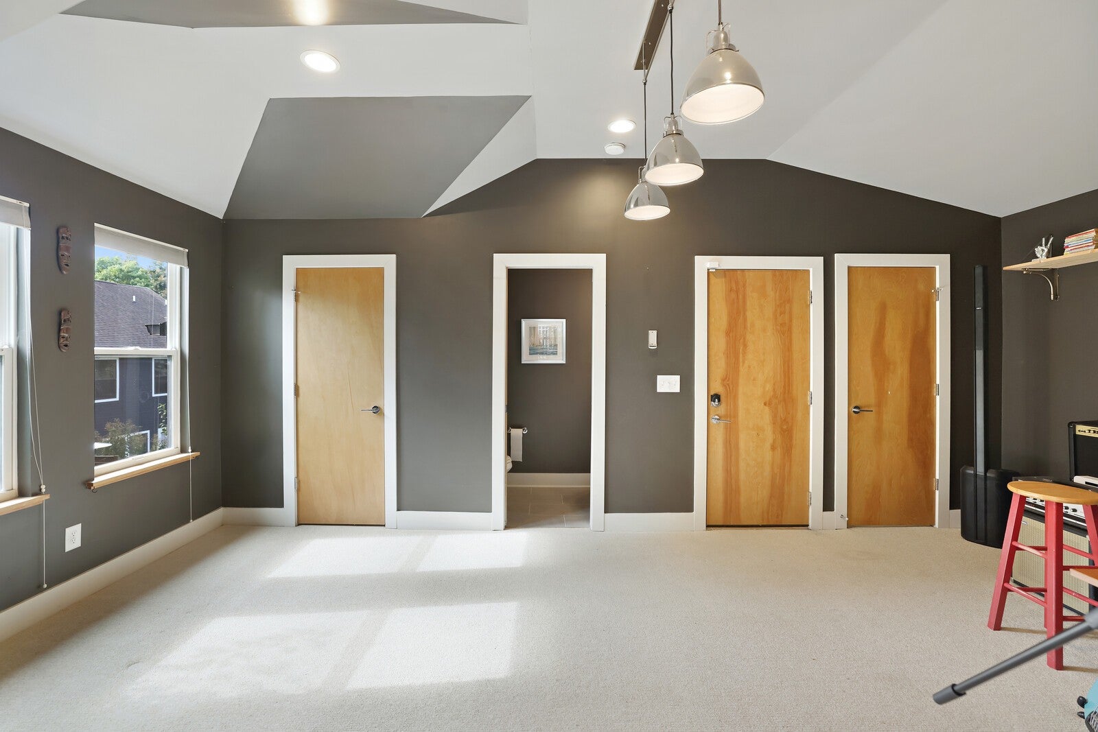 Nashville, Tennessee, 37206, United States, 4 Bedrooms Bedrooms, ,3 BathroomsBathrooms,Residential,Active,1969649