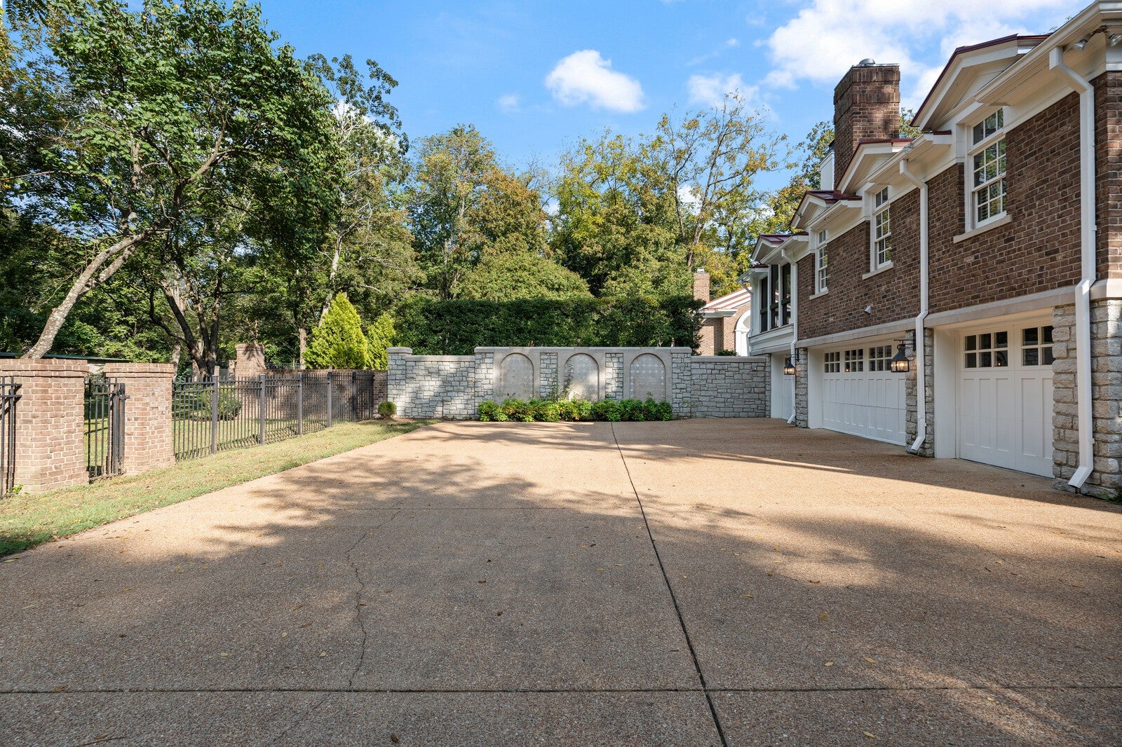 Nashville, Tennessee, 37205, United States, 5 Bedrooms Bedrooms, ,7 BathroomsBathrooms,Residential,Active,1965991
