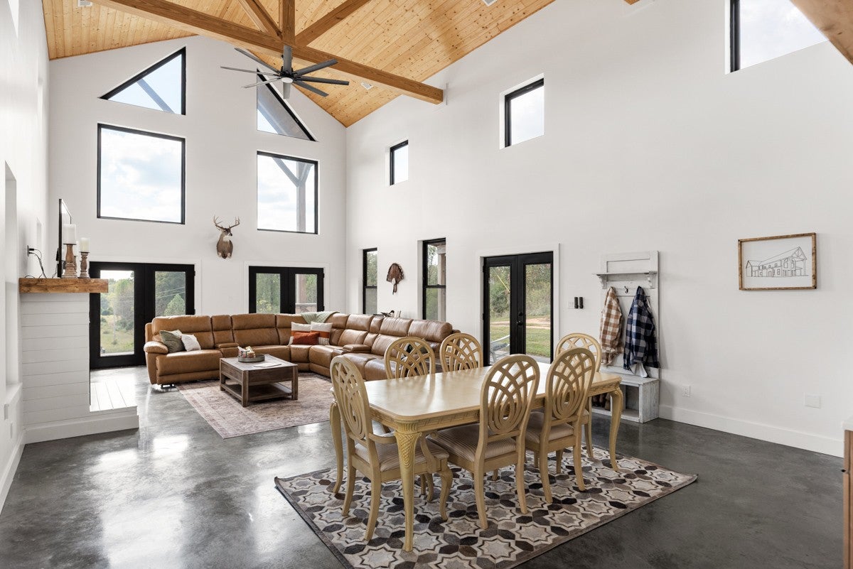 Westmoreland, Tennessee, 37186, United States, 3 Bedrooms Bedrooms, ,3 BathroomsBathrooms,Residential,Active,1964466