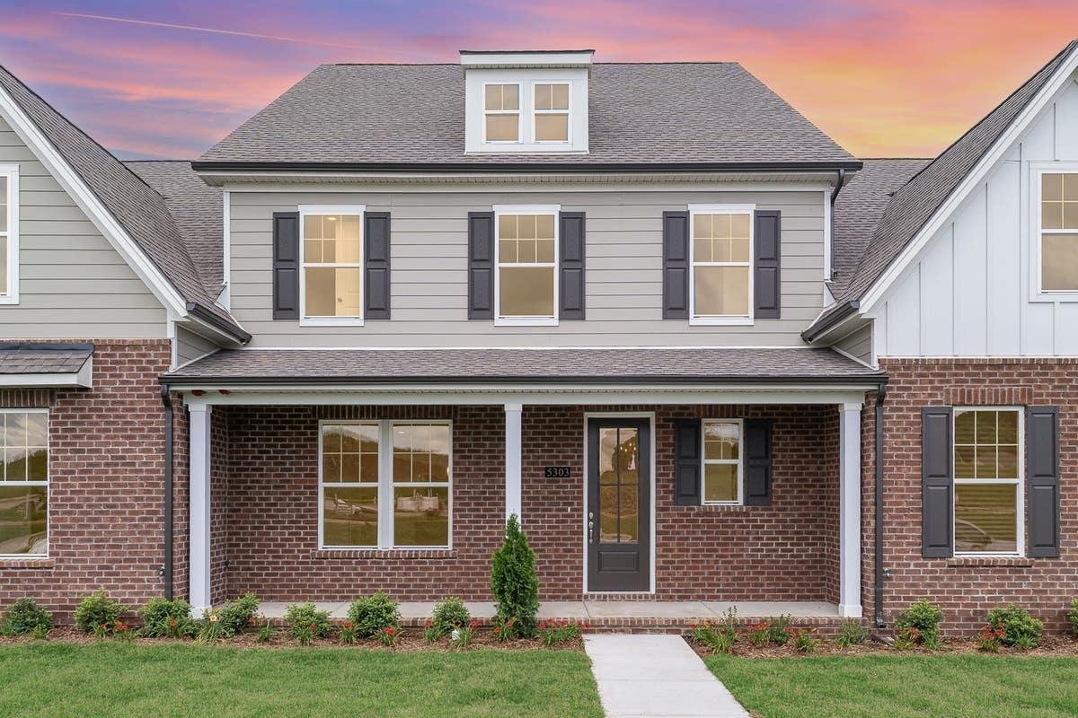 値下げ不可　house on the hill_ Parent Bag_Tile 0 WOODHALL LANE, SPRING HILL, TN 37174 | RE/MAX