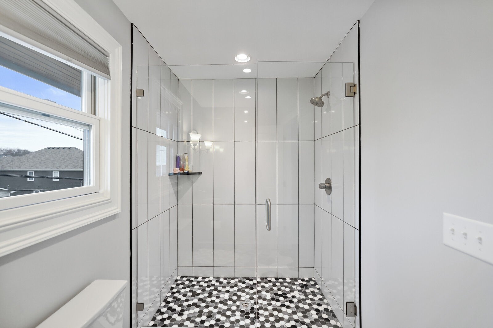 Nashville, Tennessee, 37206, United States, 7 Bedrooms Bedrooms, ,8 BathroomsBathrooms,Residential,Active,2006799