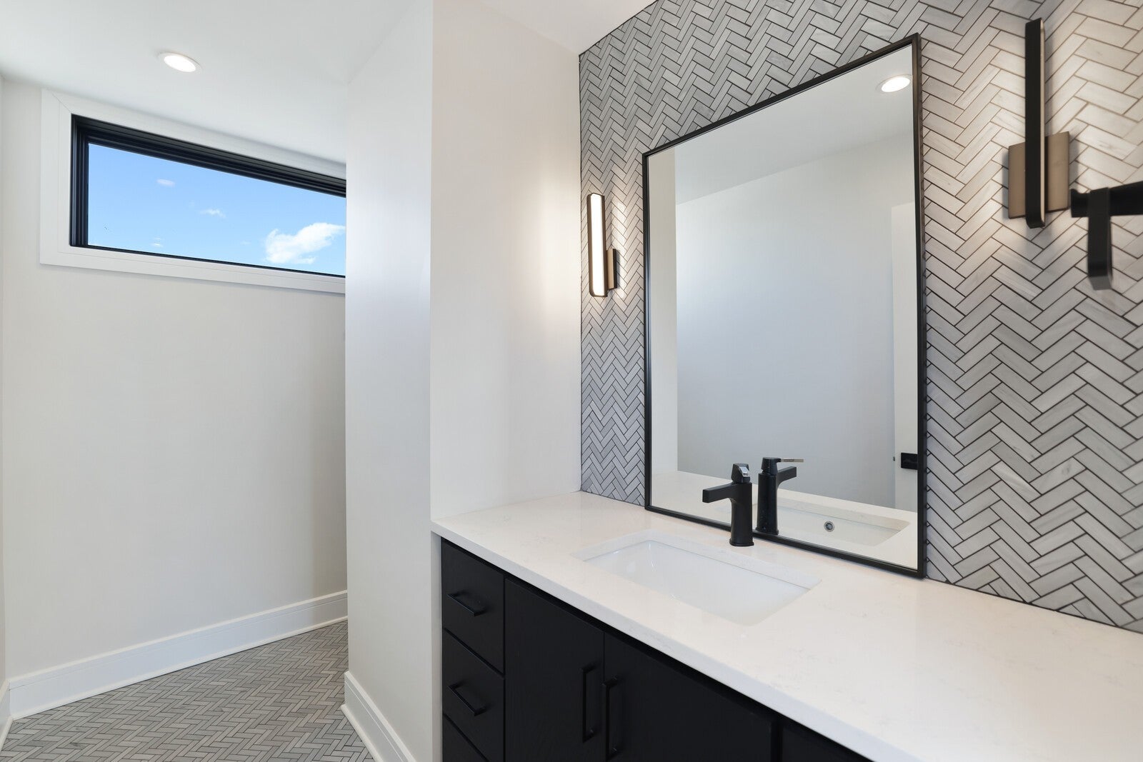 Nashville, Tennessee, 37209, United States, 4 Bedrooms Bedrooms, ,5 BathroomsBathrooms,Residential,Active,1888976