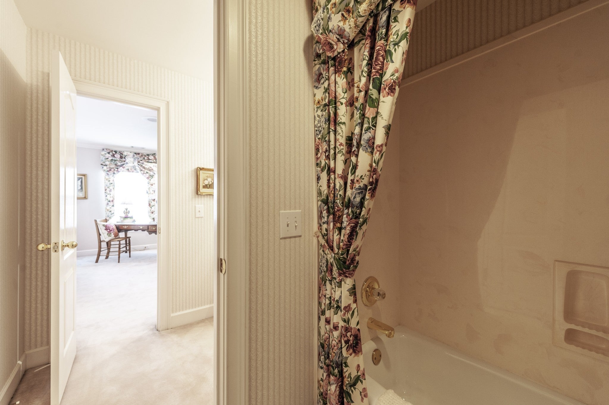 Hendersonville, Tennessee, 37075, United States, 4 Bedrooms Bedrooms, ,4 BathroomsBathrooms,Residential,Active,2003550