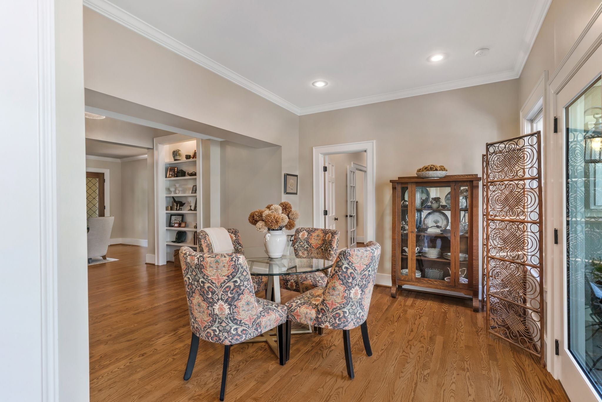 Nashville, Tennessee, 37215, United States, 4 Bedrooms Bedrooms, ,5 BathroomsBathrooms,Residential,Active,1988489