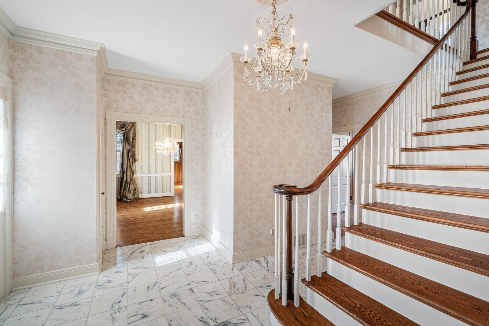 Nashville, Tennessee, 37215, United States, 4 Bedrooms Bedrooms, ,3 BathroomsBathrooms,Residential,Active,1997588