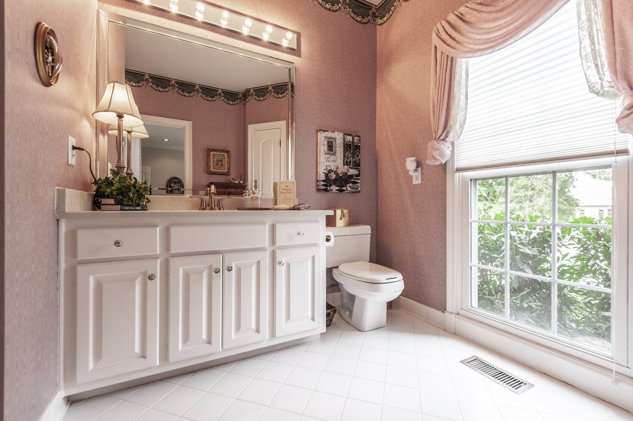 Hendersonville, Tennessee, 37075, United States, 4 Bedrooms Bedrooms, ,4 BathroomsBathrooms,Residential,Active,2003550