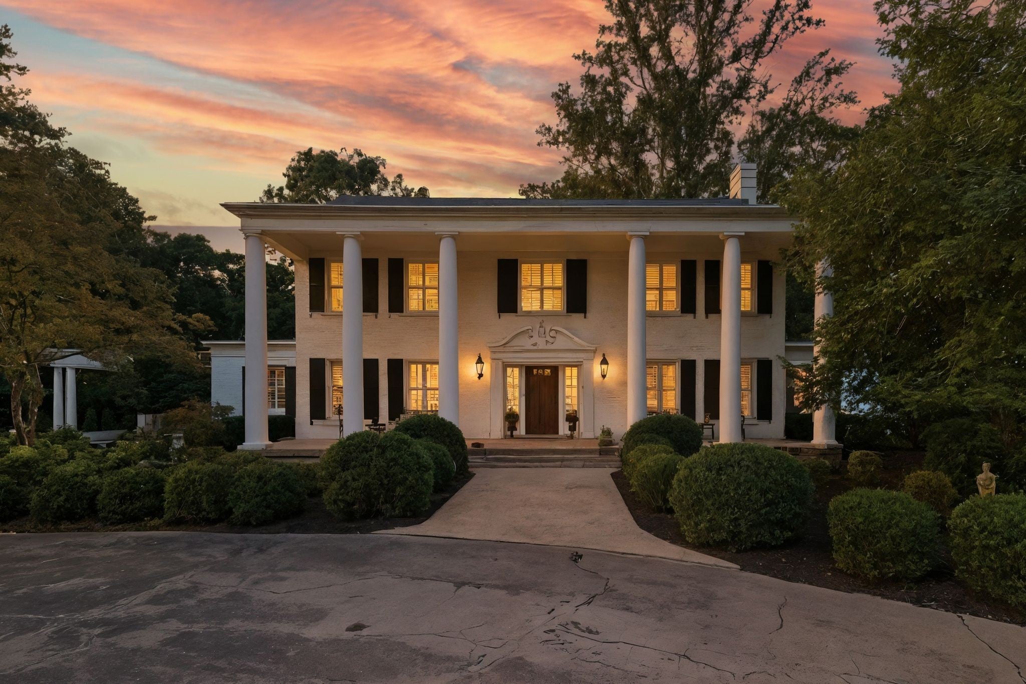 Columbia, Tennessee, 38401, United States, 4 Bedrooms Bedrooms, ,6 BathroomsBathrooms,Residential,Active,1944070