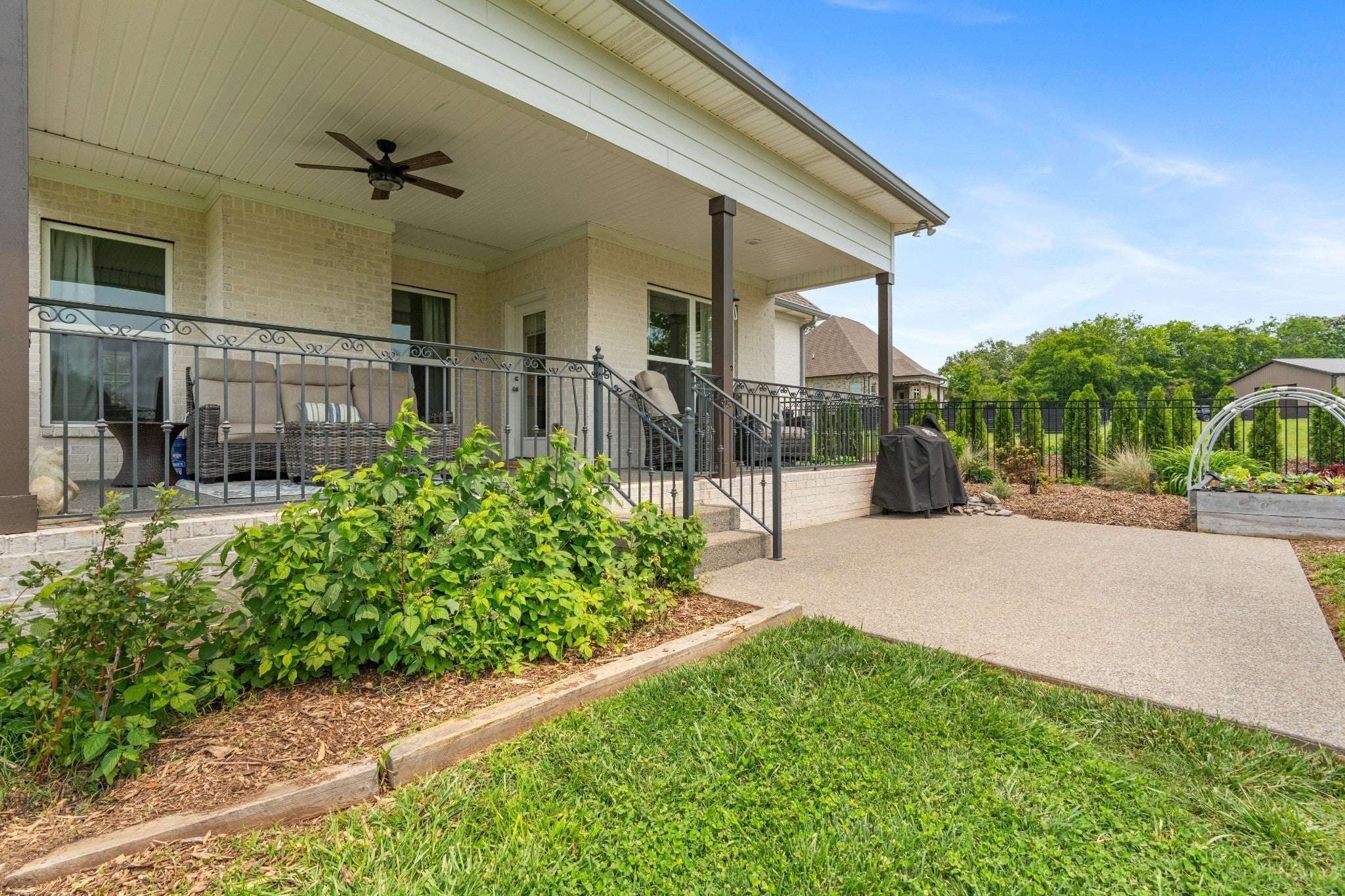 Lebanon, Tennessee, 37087, United States, 4 Bedrooms Bedrooms, ,3 BathroomsBathrooms,Residential,Contingent,2007216