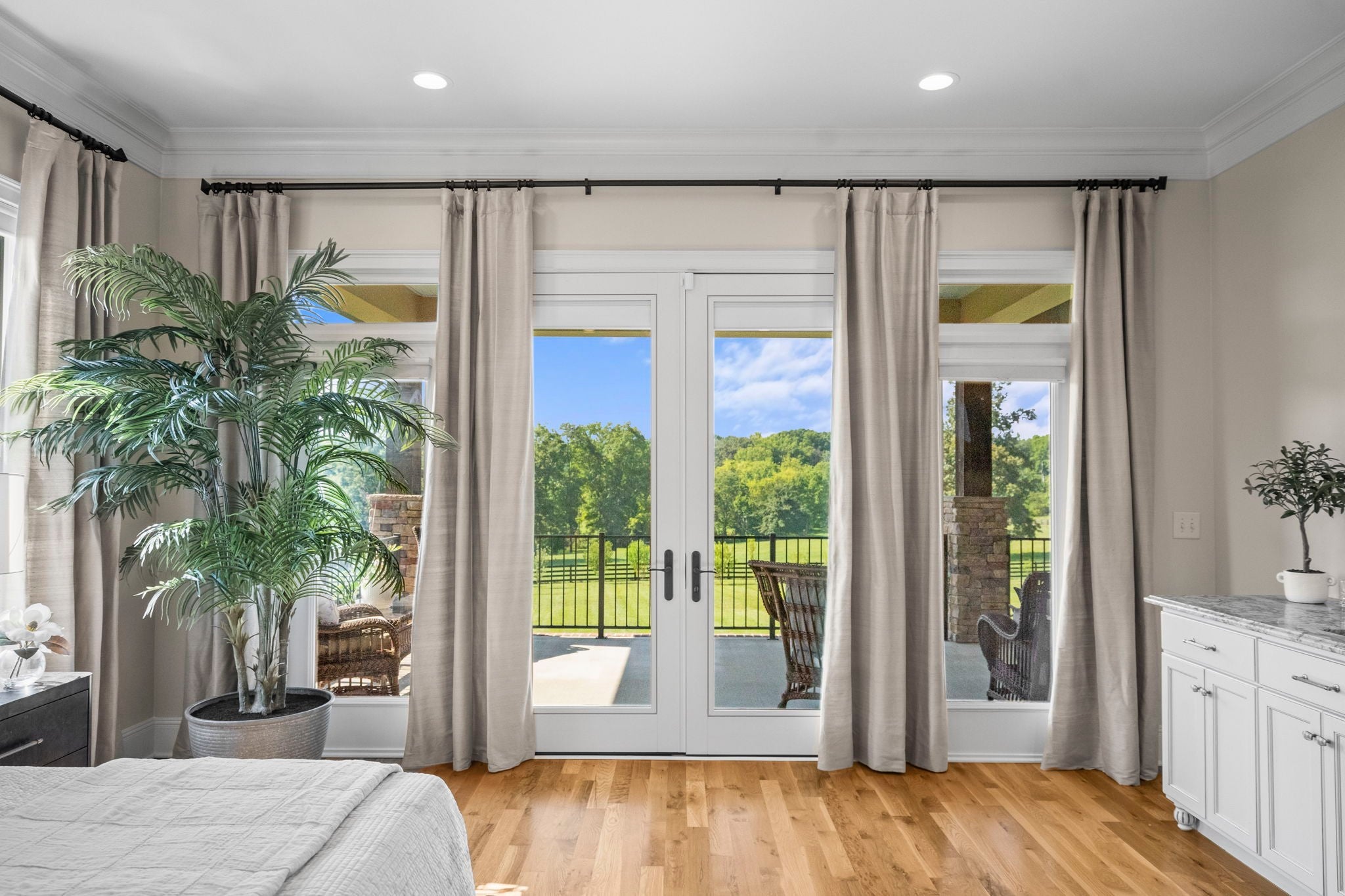 Cross Plains, Tennessee, 37049, United States, 5 Bedrooms Bedrooms, ,6 BathroomsBathrooms,Residential,Active,1919379