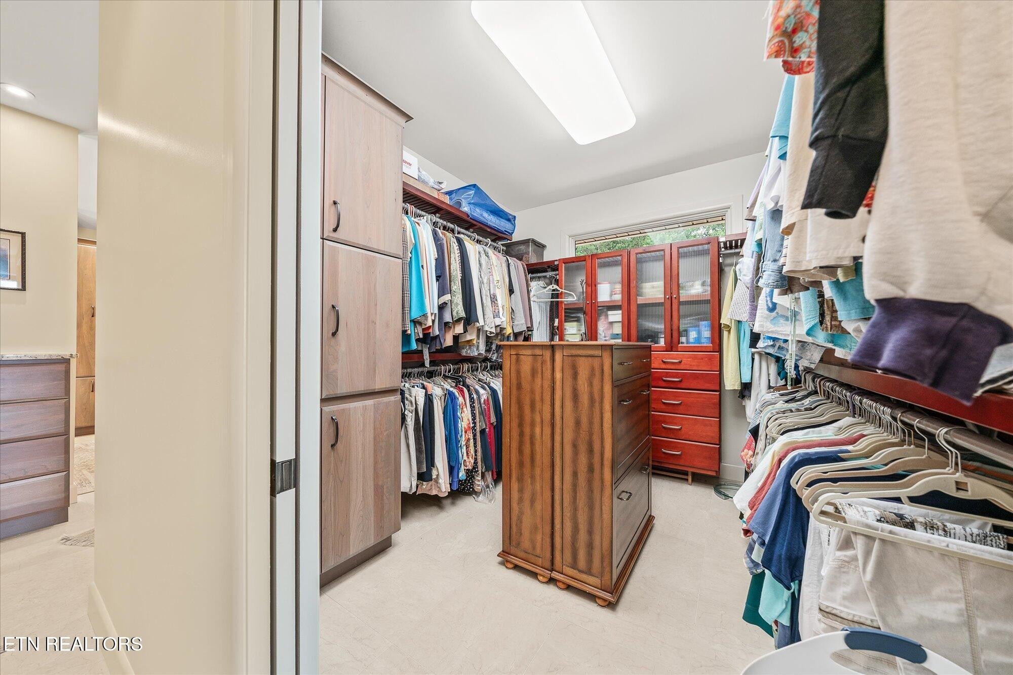 Crossville, Tennessee, 38558, United States, 4 Bedrooms Bedrooms, ,4 BathroomsBathrooms,Residential,Active,2011427