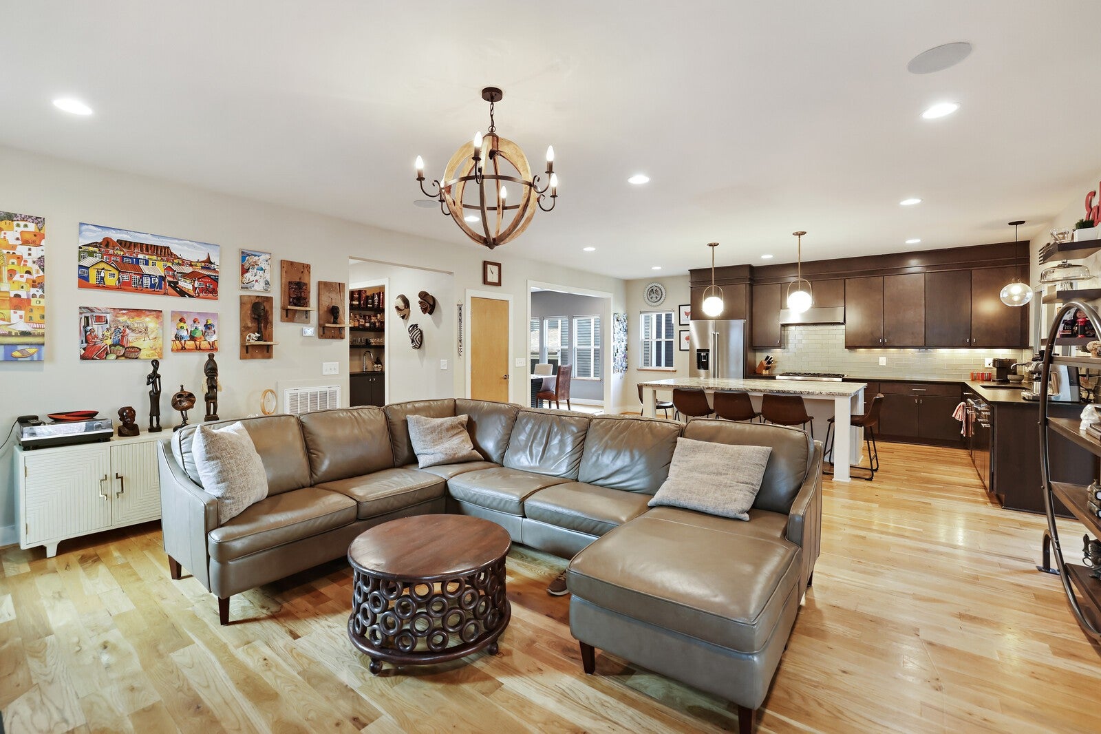 Nashville, Tennessee, 37206, United States, 4 Bedrooms Bedrooms, ,3 BathroomsBathrooms,Residential,Active,1969649