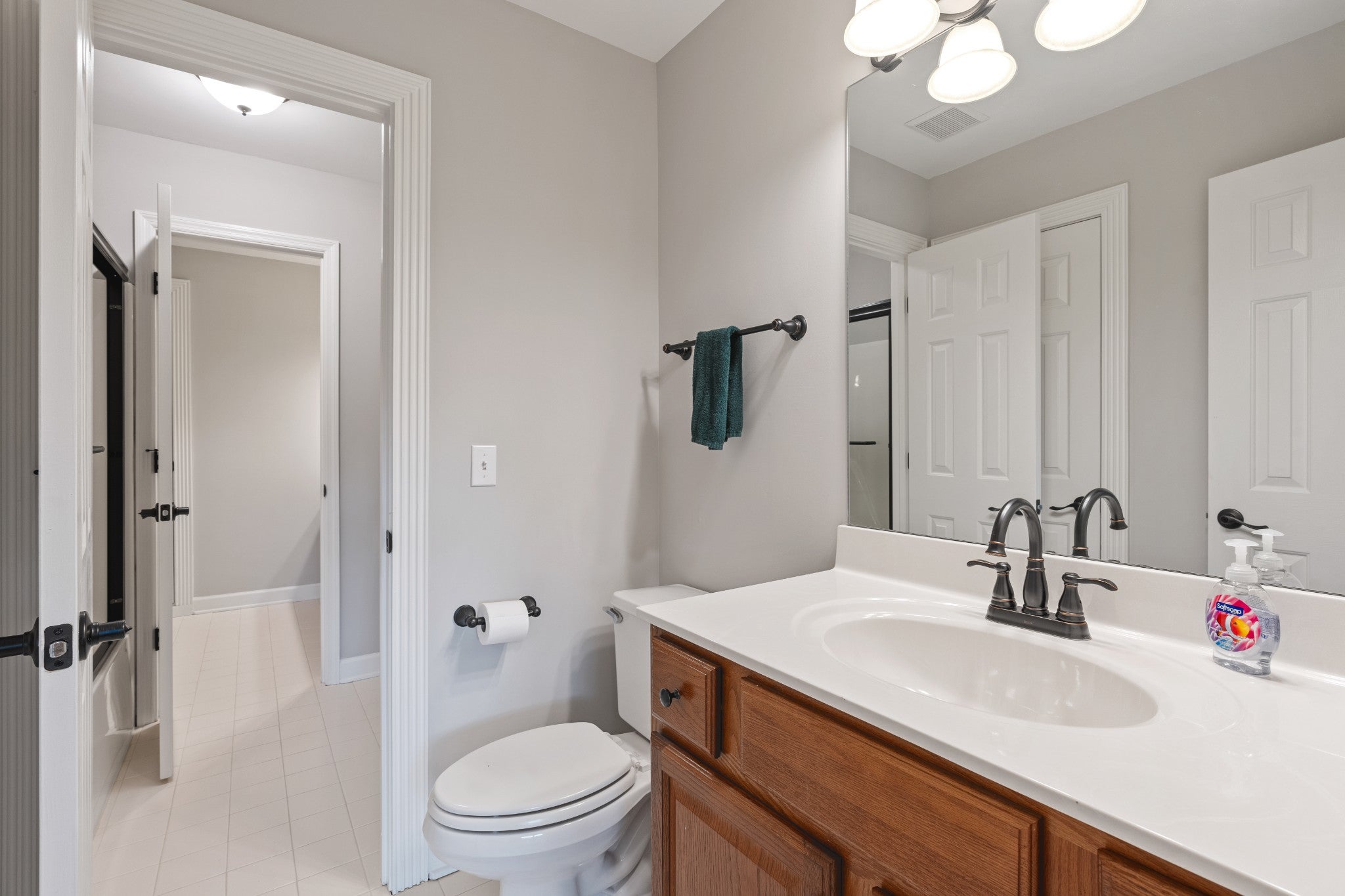 Gallatin, Tennessee, 37066, United States, 4 Bedrooms Bedrooms, ,5 BathroomsBathrooms,Residential,Active,1834473