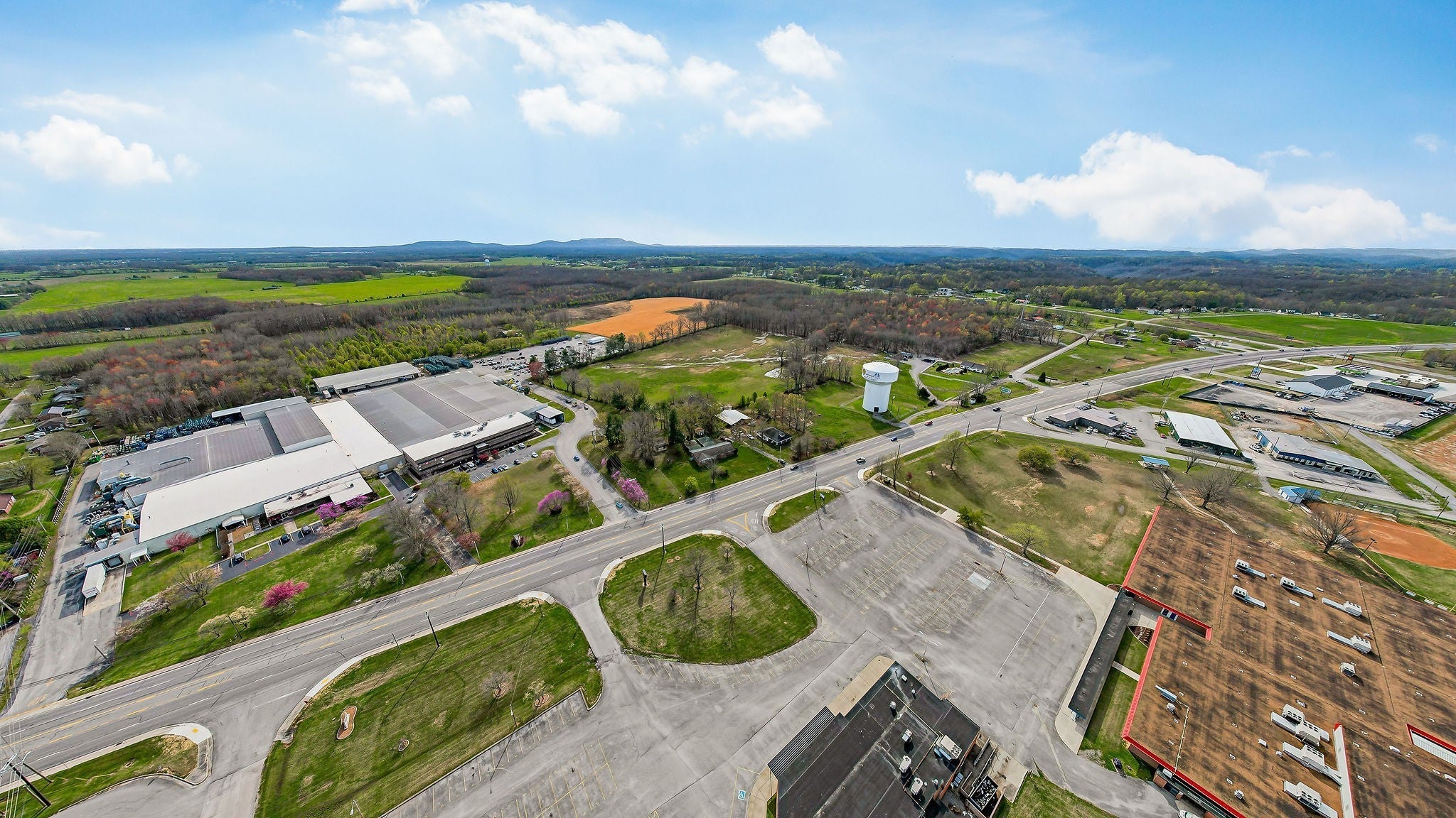 Smithville, Tennessee, 37166, United States, ,2 BathroomsBathrooms,Residential,Active,1834319