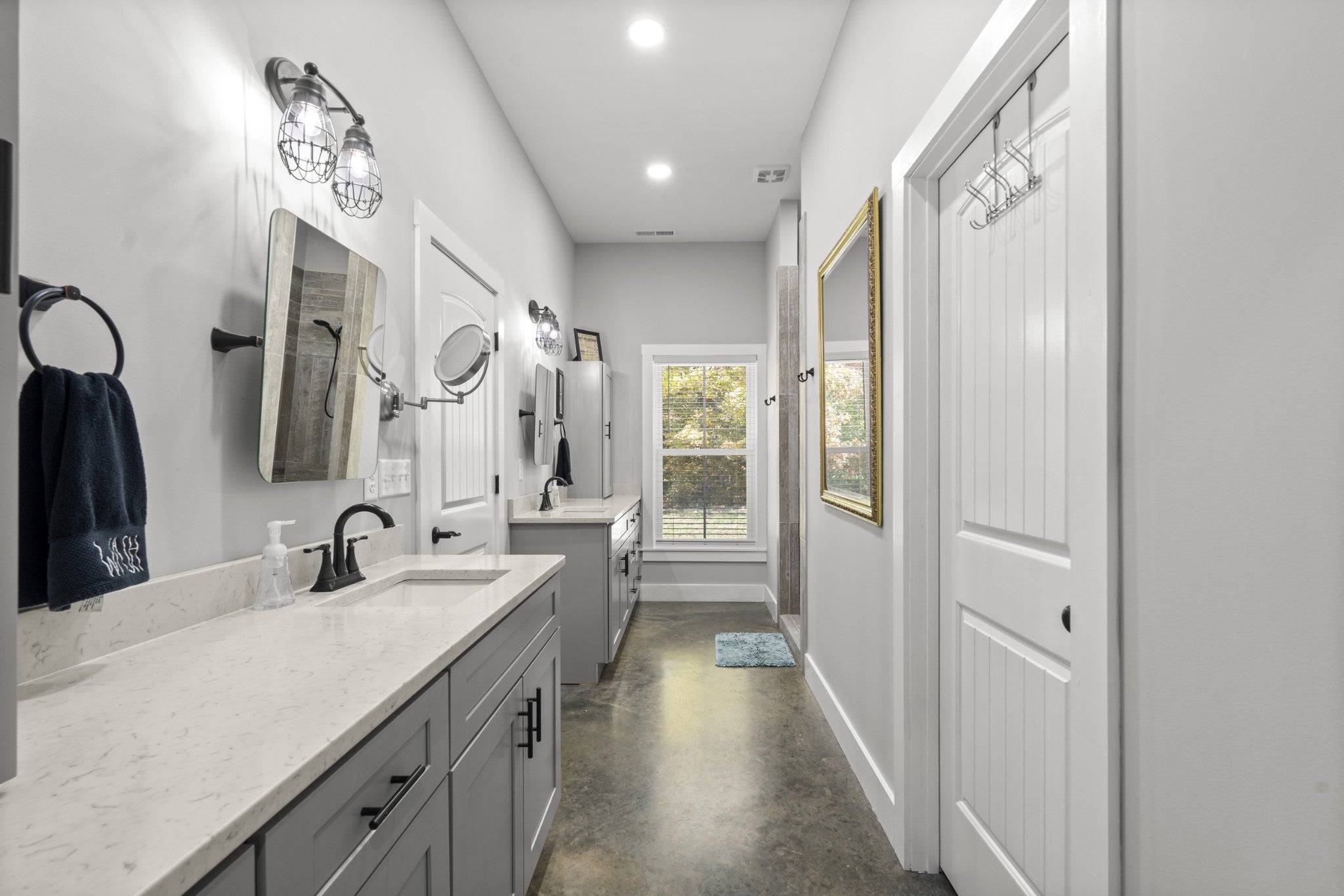 Centerville, Tennessee, 37033, United States, 3 Bedrooms Bedrooms, ,3 BathroomsBathrooms,Residential,Active,2007309