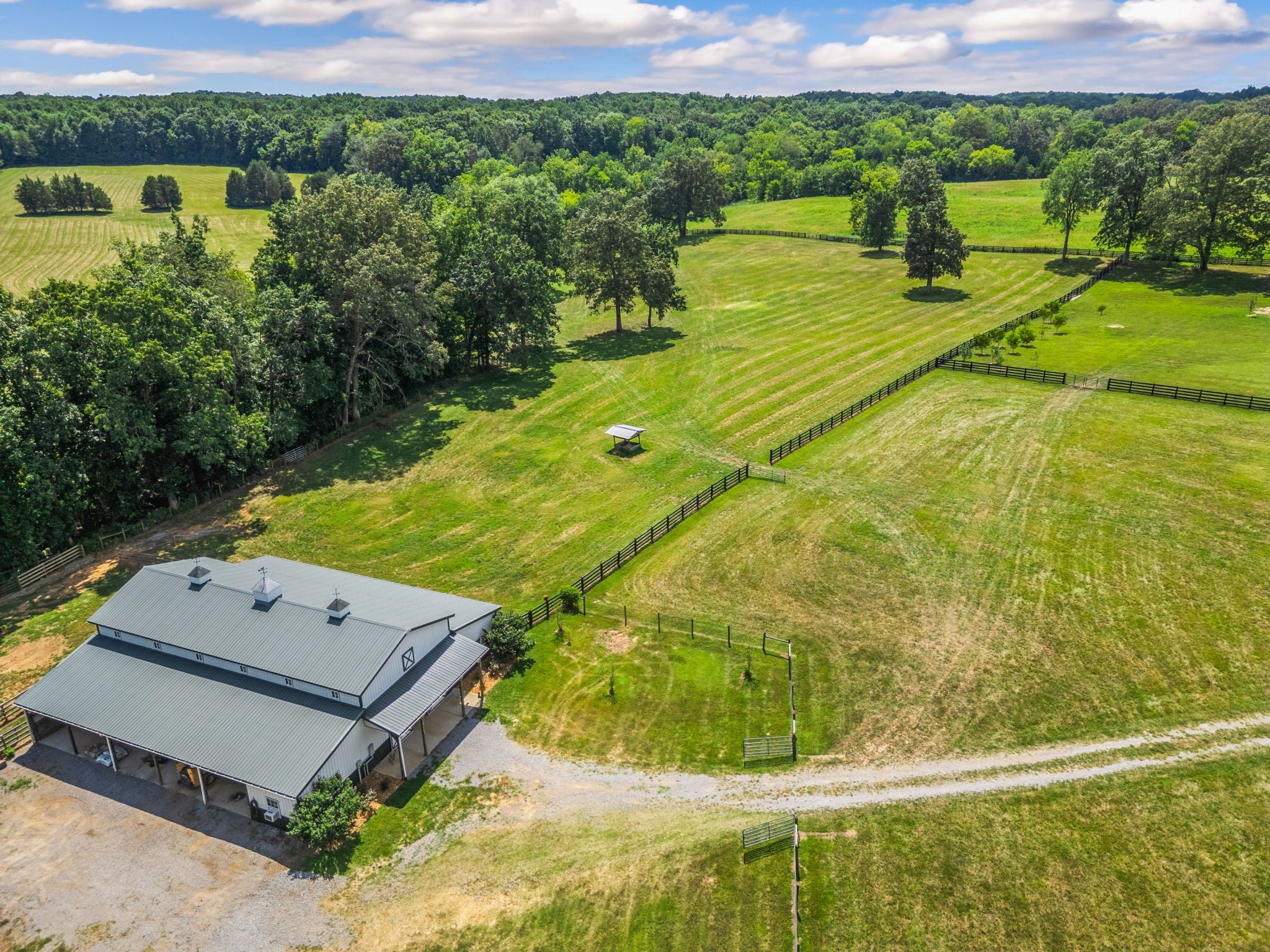 Cross Plains, Tennessee, 37049, United States, 5 Bedrooms Bedrooms, ,6 BathroomsBathrooms,Residential,Active,1919379
