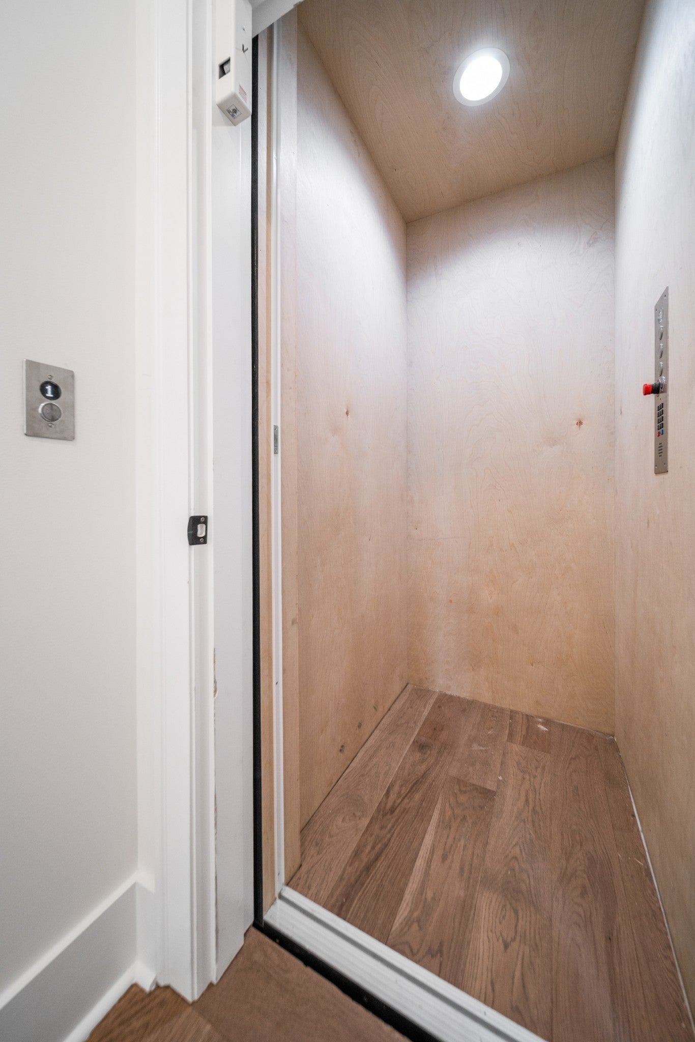 Nashville, Tennessee, 37209, United States, 4 Bedrooms Bedrooms, ,5 BathroomsBathrooms,Residential,Active,2007985