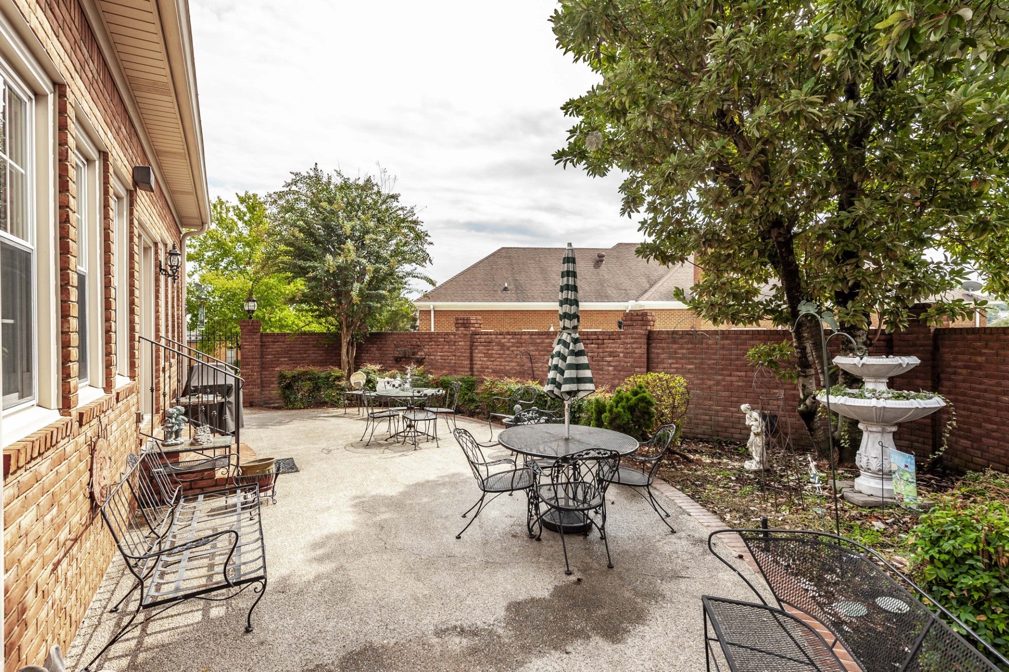 Hendersonville, Tennessee, 37075, United States, 4 Bedrooms Bedrooms, ,4 BathroomsBathrooms,Residential,Active,2003550