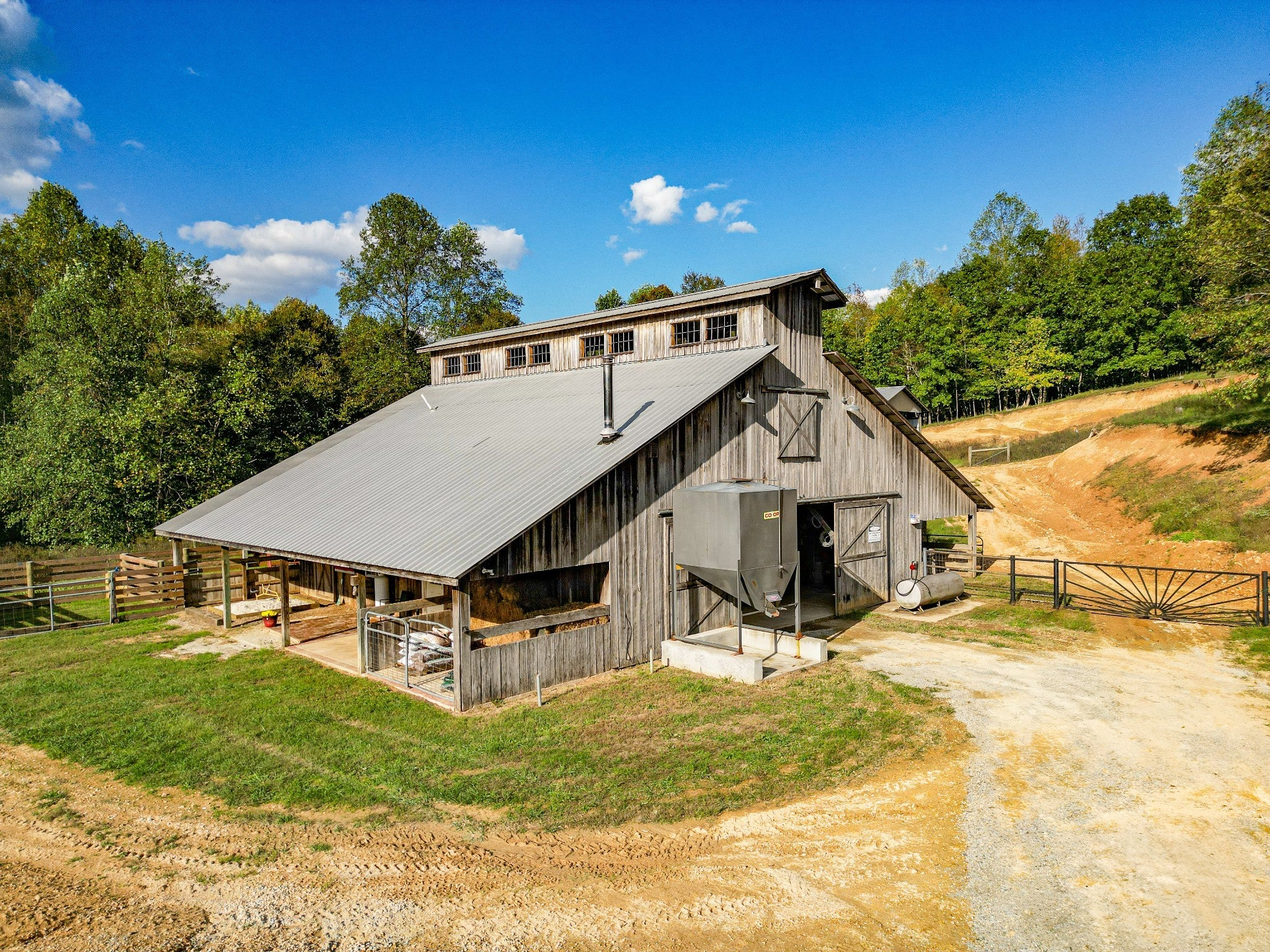 Hohenwald, Tennessee, 38462, United States, 6 Bedrooms Bedrooms, ,3 BathroomsBathrooms,Residential,Active,1964507