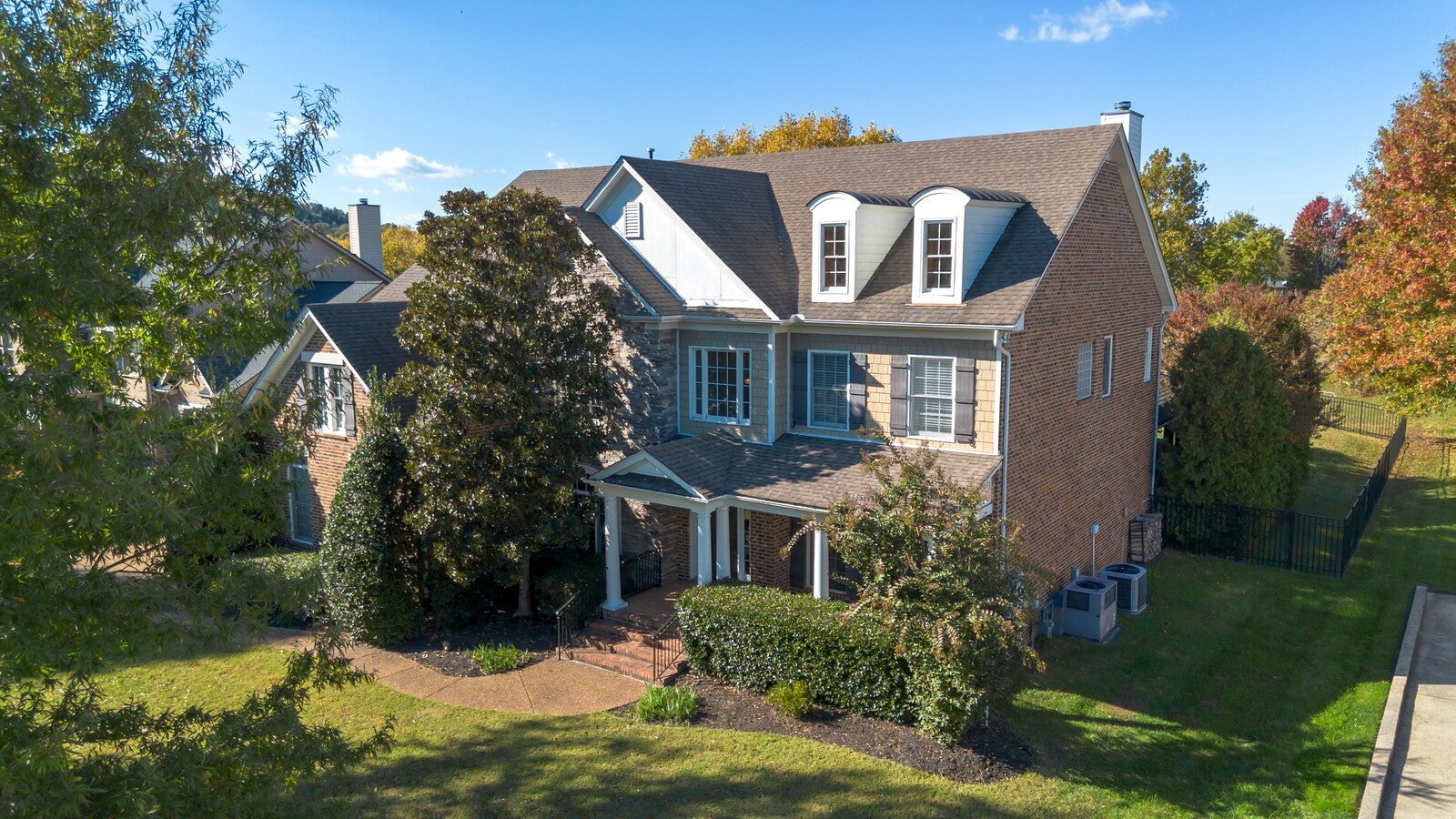 Brentwood, Tennessee, 37027, United States, 5 Bedrooms Bedrooms, ,4 BathroomsBathrooms,Residential,Active,2006880