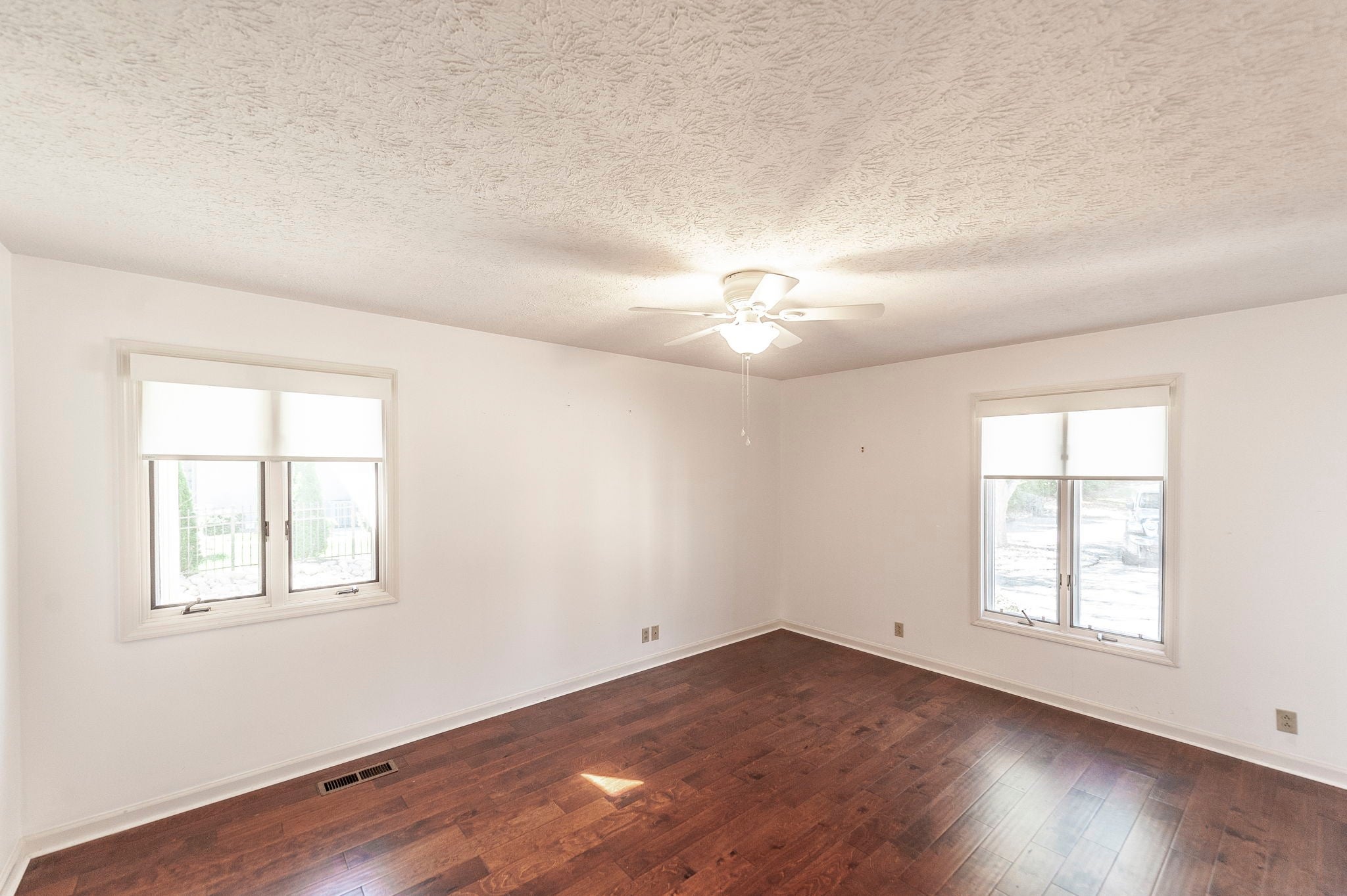 Hendersonville, Tennessee, 37075, United States, 4 Bedrooms Bedrooms, ,4 BathroomsBathrooms,Residential,Active,1959950