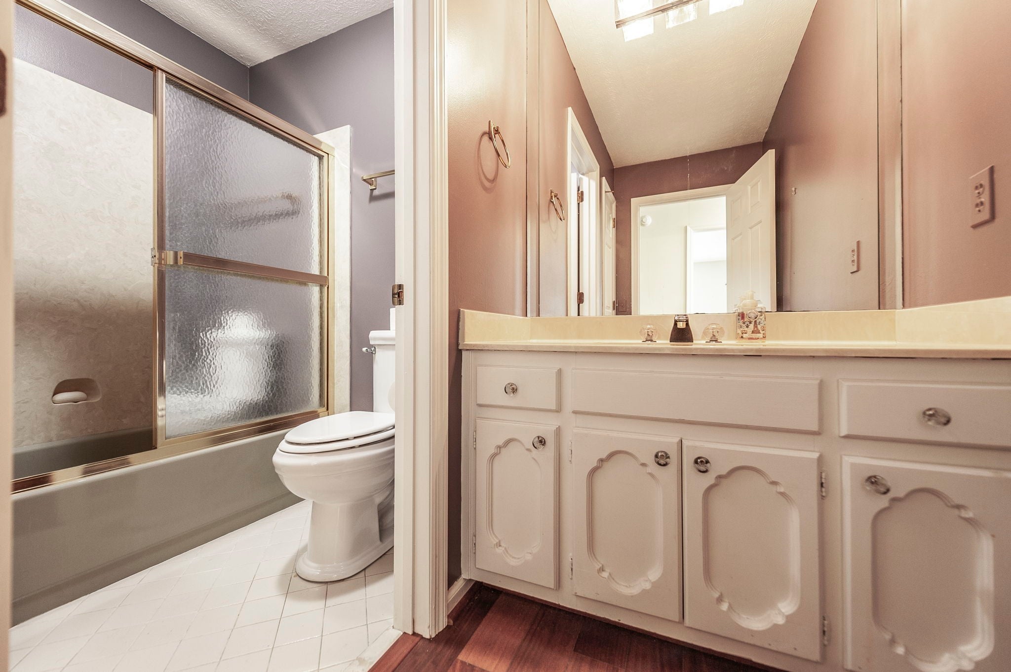 Hendersonville, Tennessee, 37075, United States, 4 Bedrooms Bedrooms, ,4 BathroomsBathrooms,Residential,Active,1959950