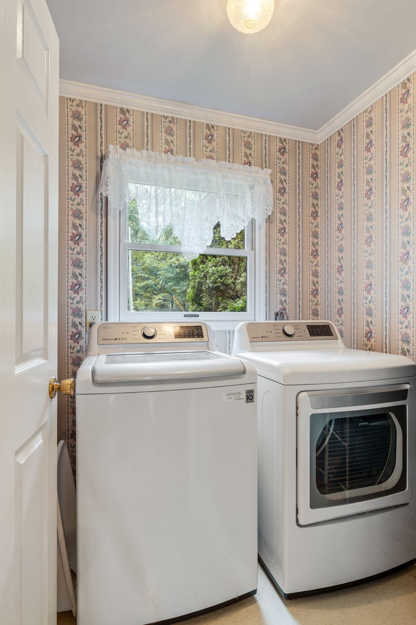 Columbia, Tennessee, 38401, United States, 3 Bedrooms Bedrooms, ,3 BathroomsBathrooms,Residential,Active,1936631