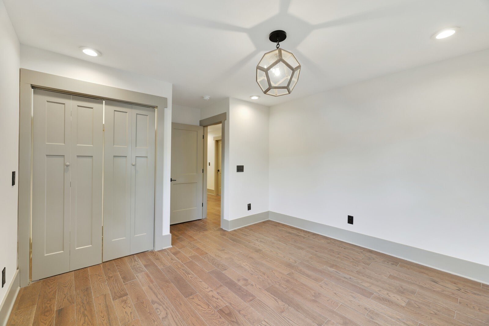 Nashville, Tennessee, 37206, United States, 4 Bedrooms Bedrooms, ,4 BathroomsBathrooms,Residential,Active,2007628