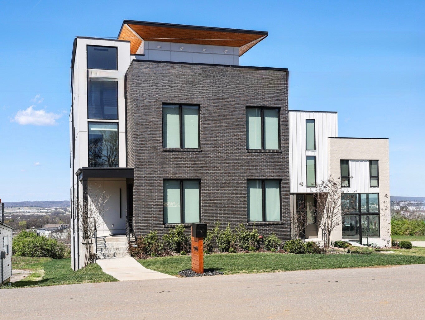 Nashville, Tennessee, 37209, United States, 4 Bedrooms Bedrooms, ,5 BathroomsBathrooms,Residential,Active,2007005 Nashville, Tennessee, 37209, United States, 4 Bedrooms Bedrooms, ,5 BathroomsBathrooms,Residential,Active,2007005