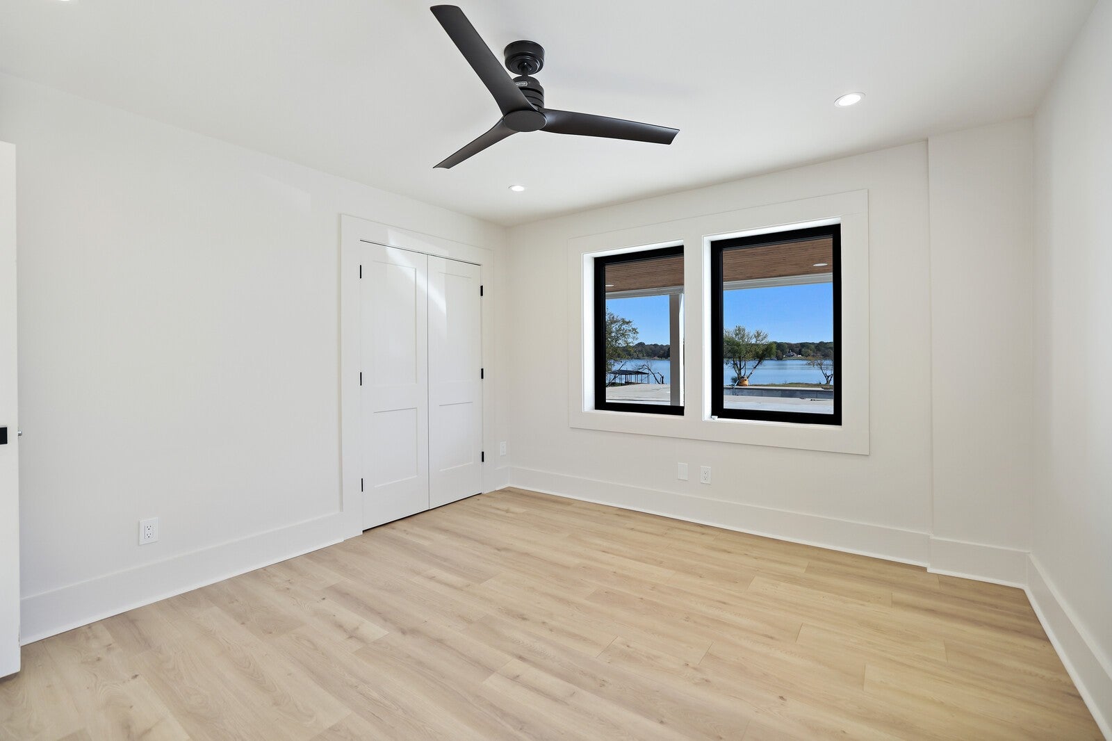 Hendersonville, Tennessee, 37075, United States, 5 Bedrooms Bedrooms, ,5 BathroomsBathrooms,Residential,Active,1988446