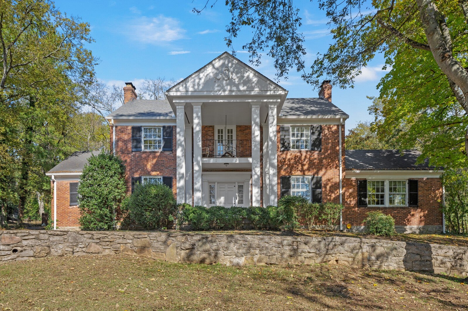 Nashville, Tennessee, 37215, United States, 4 Bedrooms Bedrooms, ,3 BathroomsBathrooms,Residential,Active,1997588